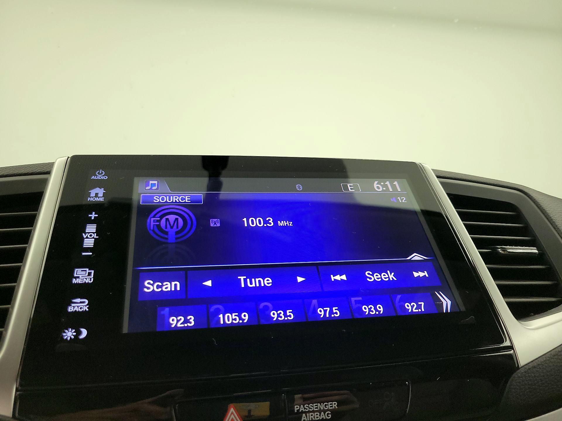 Thumbnail: 2017 Honda Pilot - 15
