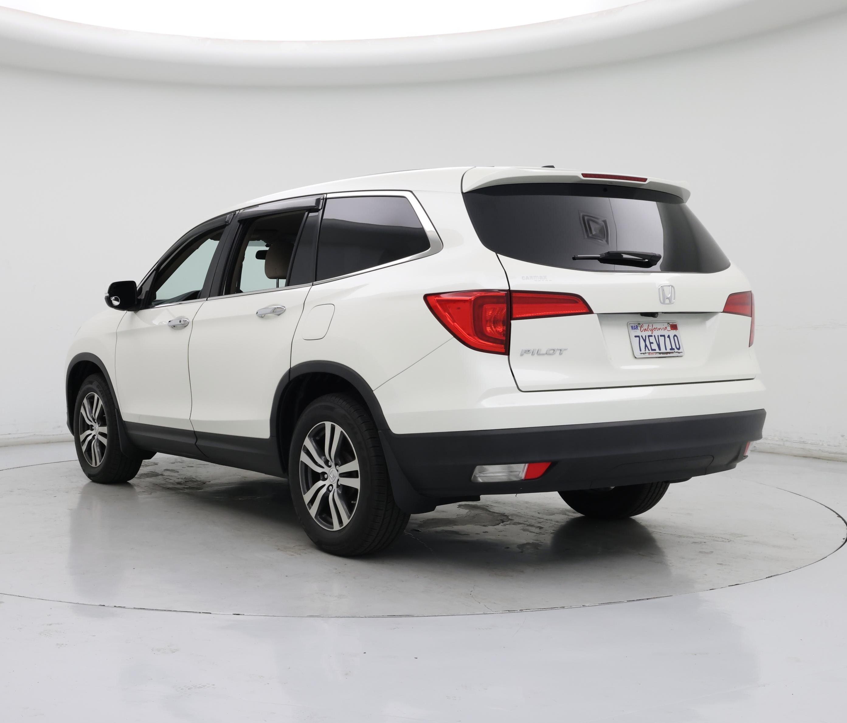 Thumbnail: 2017 Honda Pilot - 2