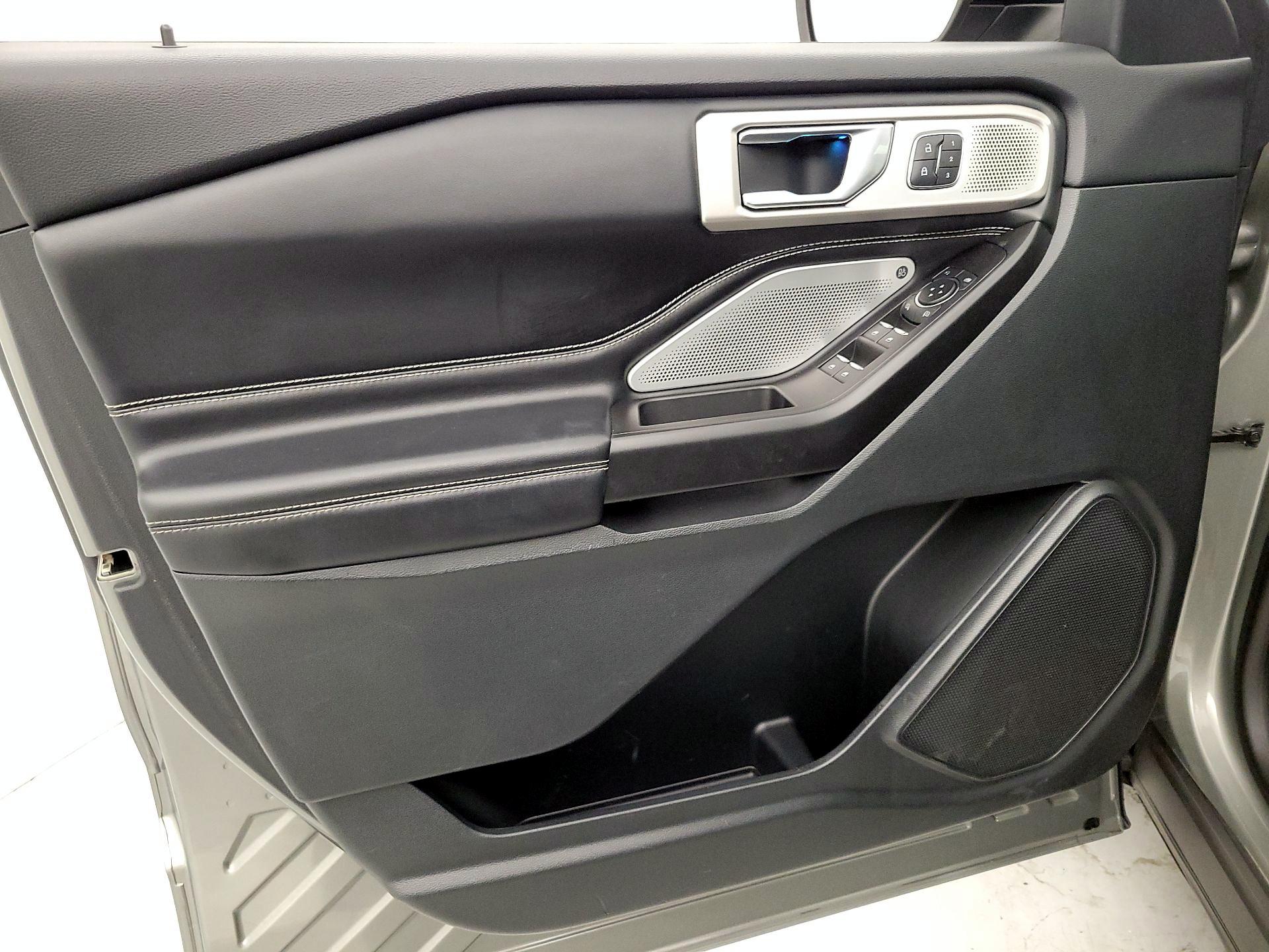Thumbnail: 2020 Ford Explorer - 12