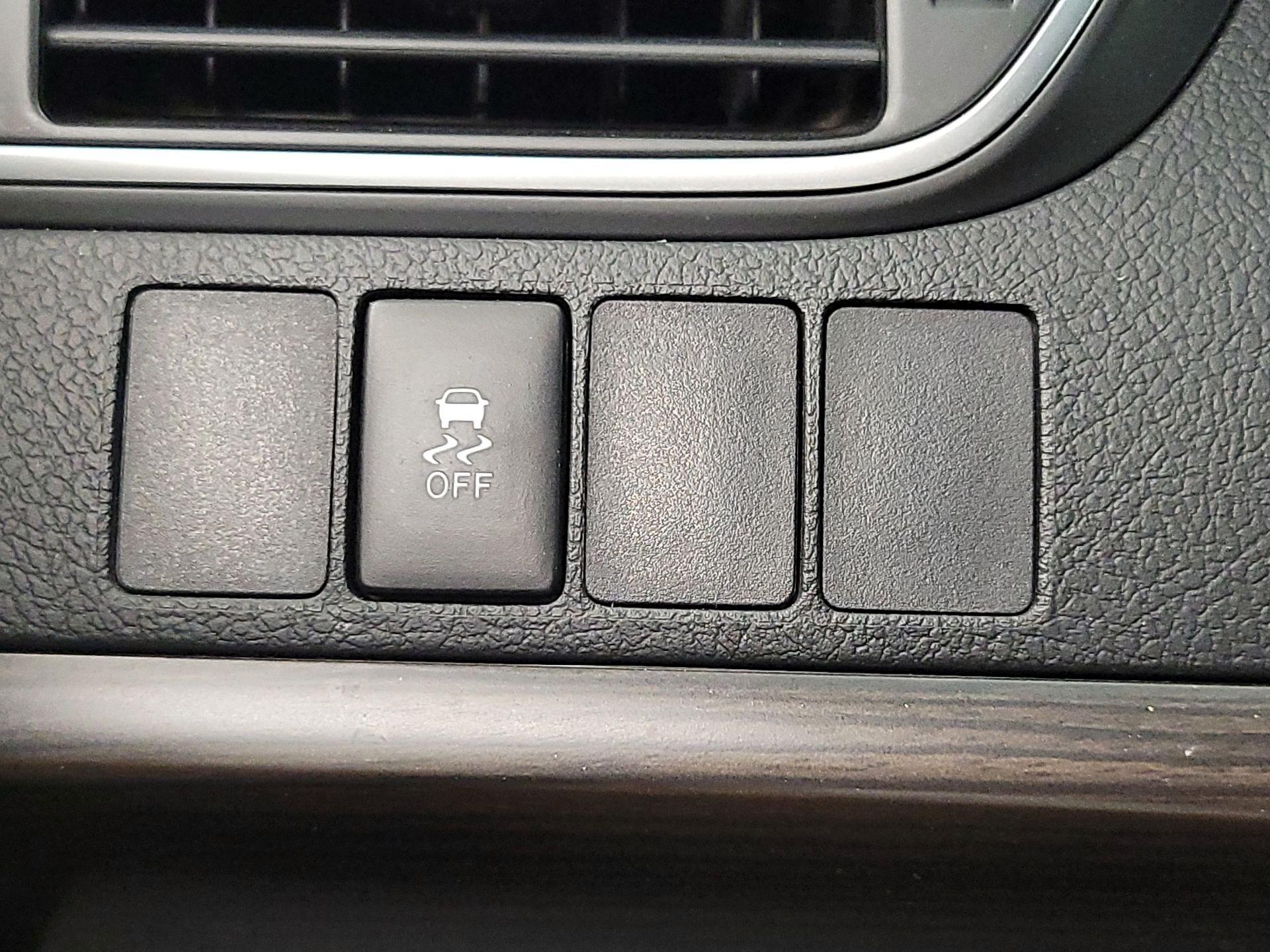 Thumbnail: 2015 Toyota Camry - 13