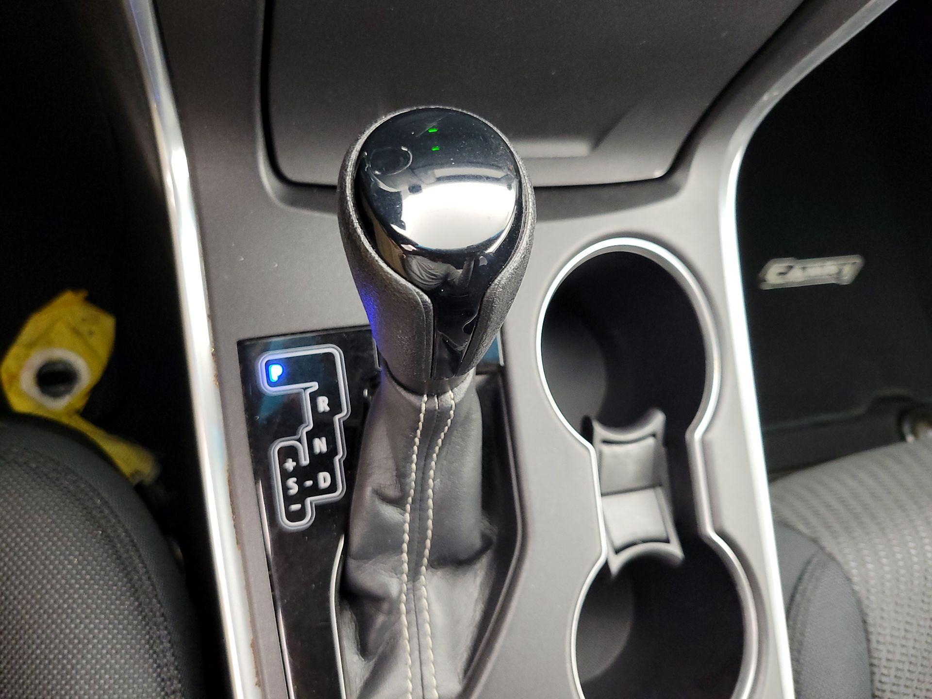 Thumbnail: 2015 Toyota Camry - 17