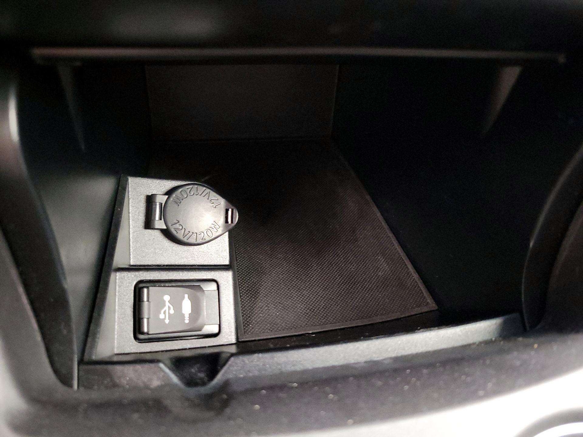 Thumbnail: 2015 Toyota Camry - 18
