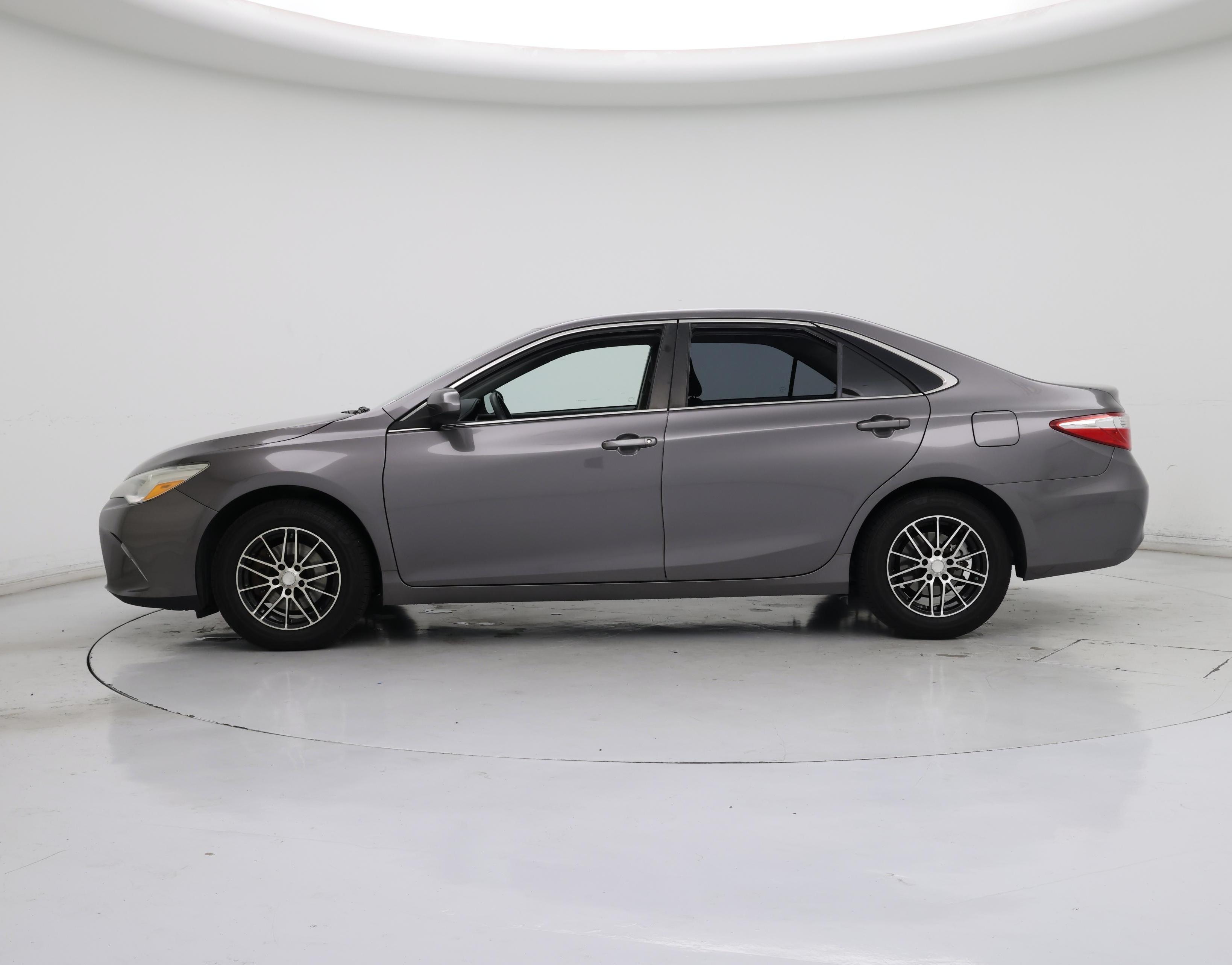 Thumbnail: 2015 Toyota Camry - 3