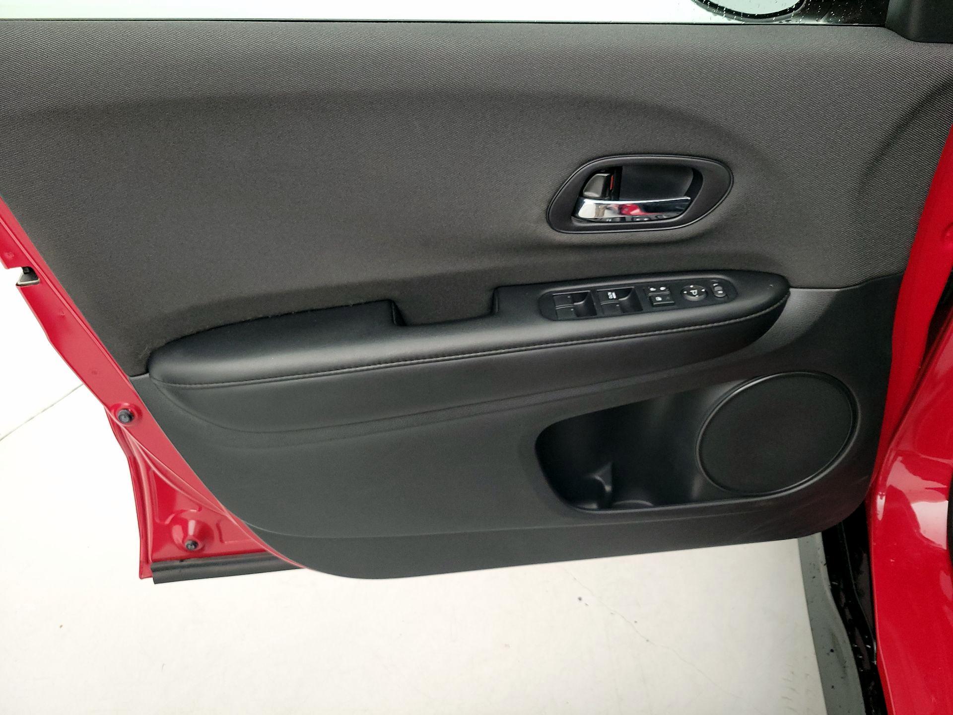Thumbnail: 2019 Honda HR-V - 12