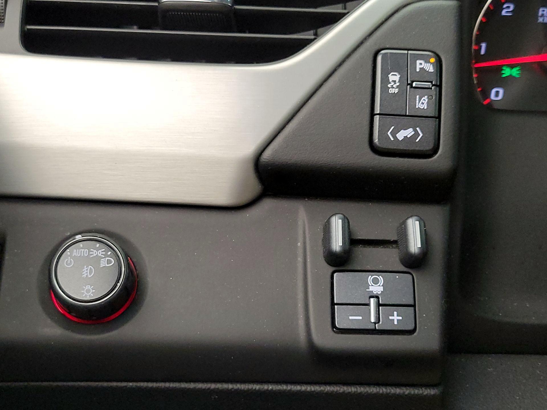 Thumbnail: 2015 GMC Yukon - 13