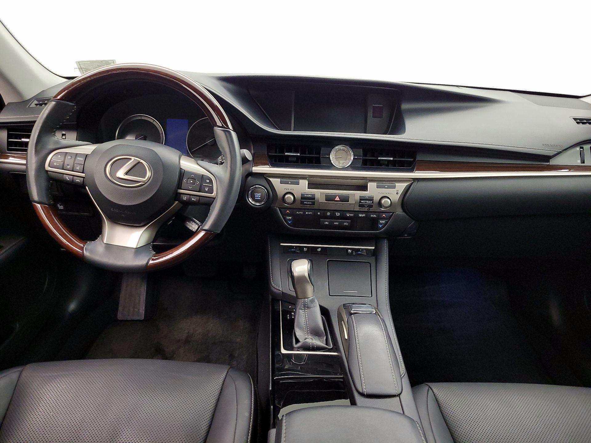 Thumbnail: 2017 Lexus ES - 9