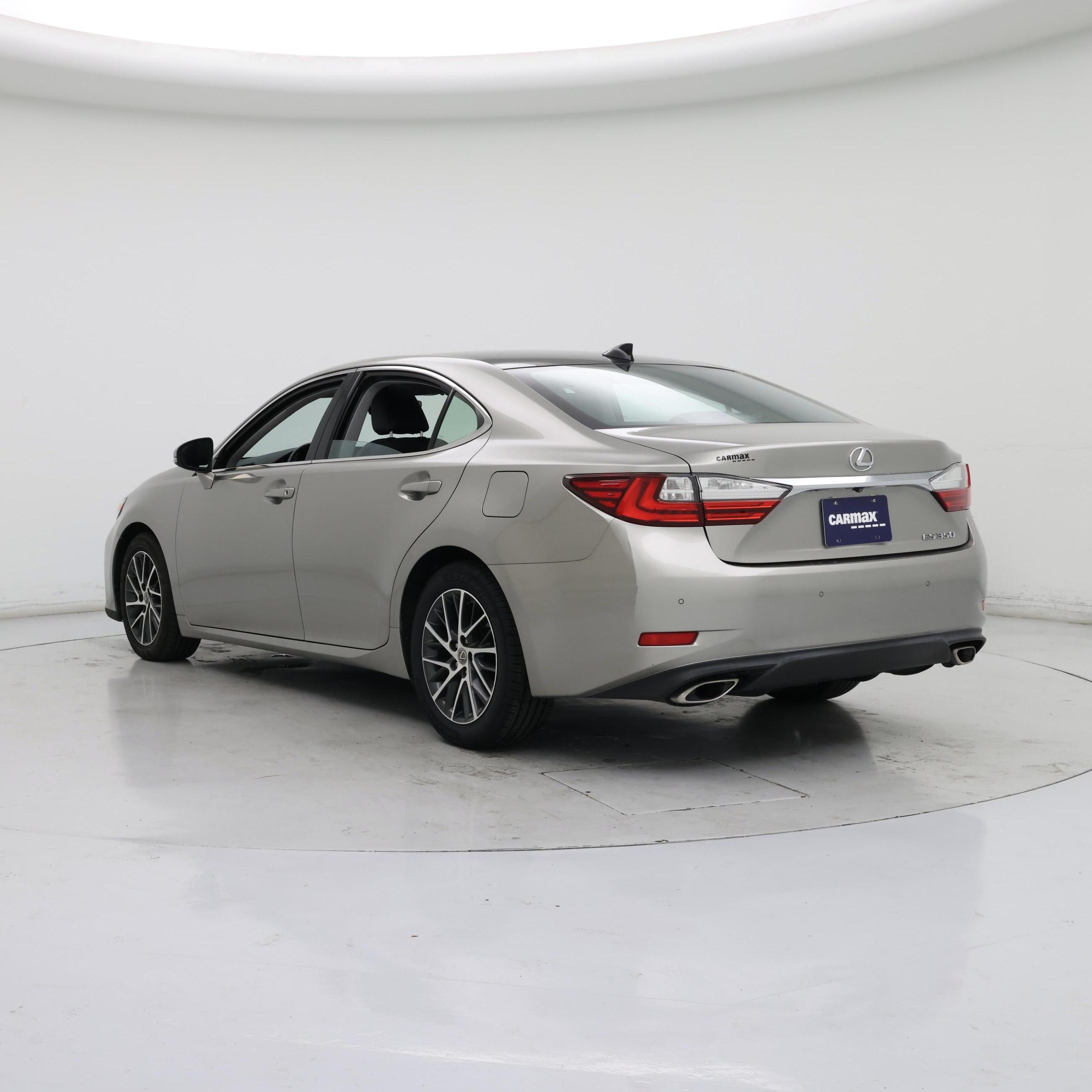 Thumbnail: 2017 Lexus ES - 2