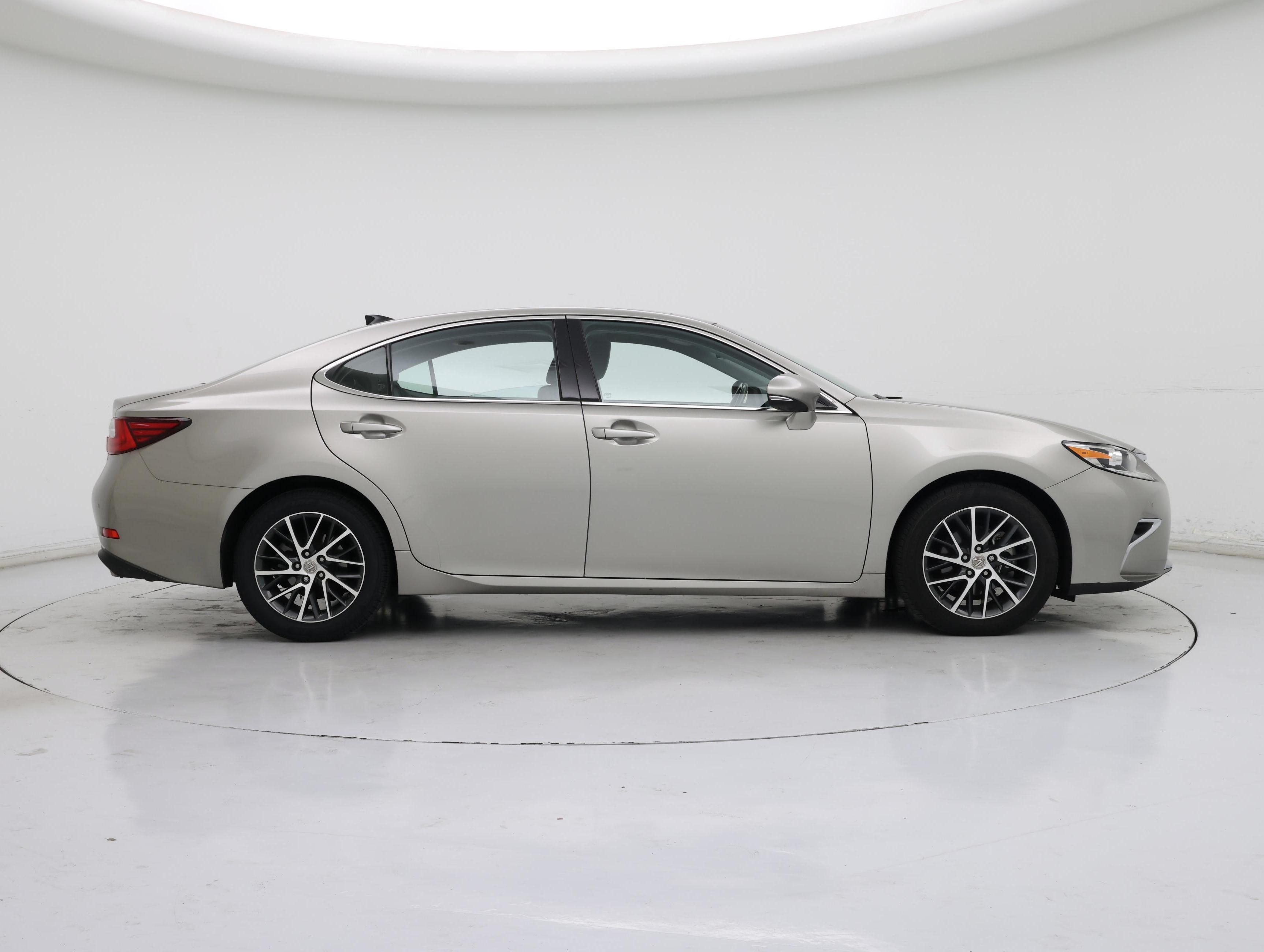 Thumbnail: 2017 Lexus ES - 7