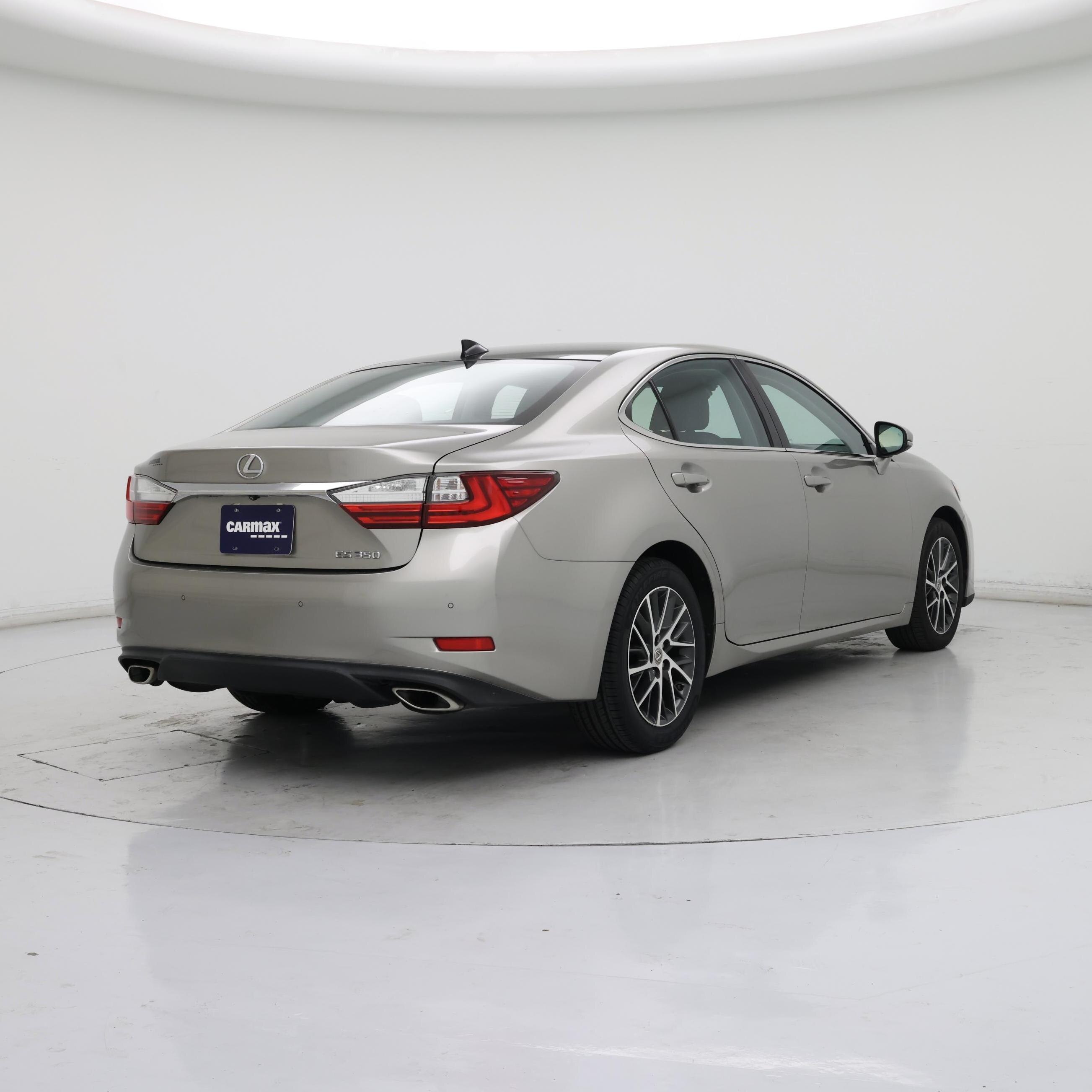 Thumbnail: 2017 Lexus ES - 8