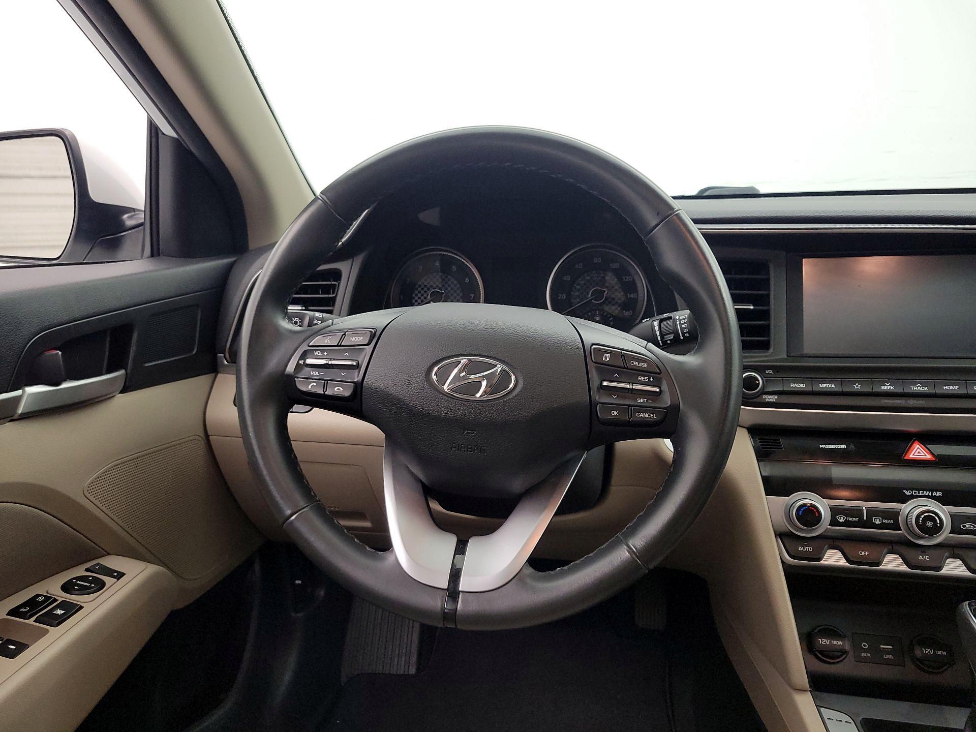 Thumbnail: 2019 Hyundai Elantra - 10