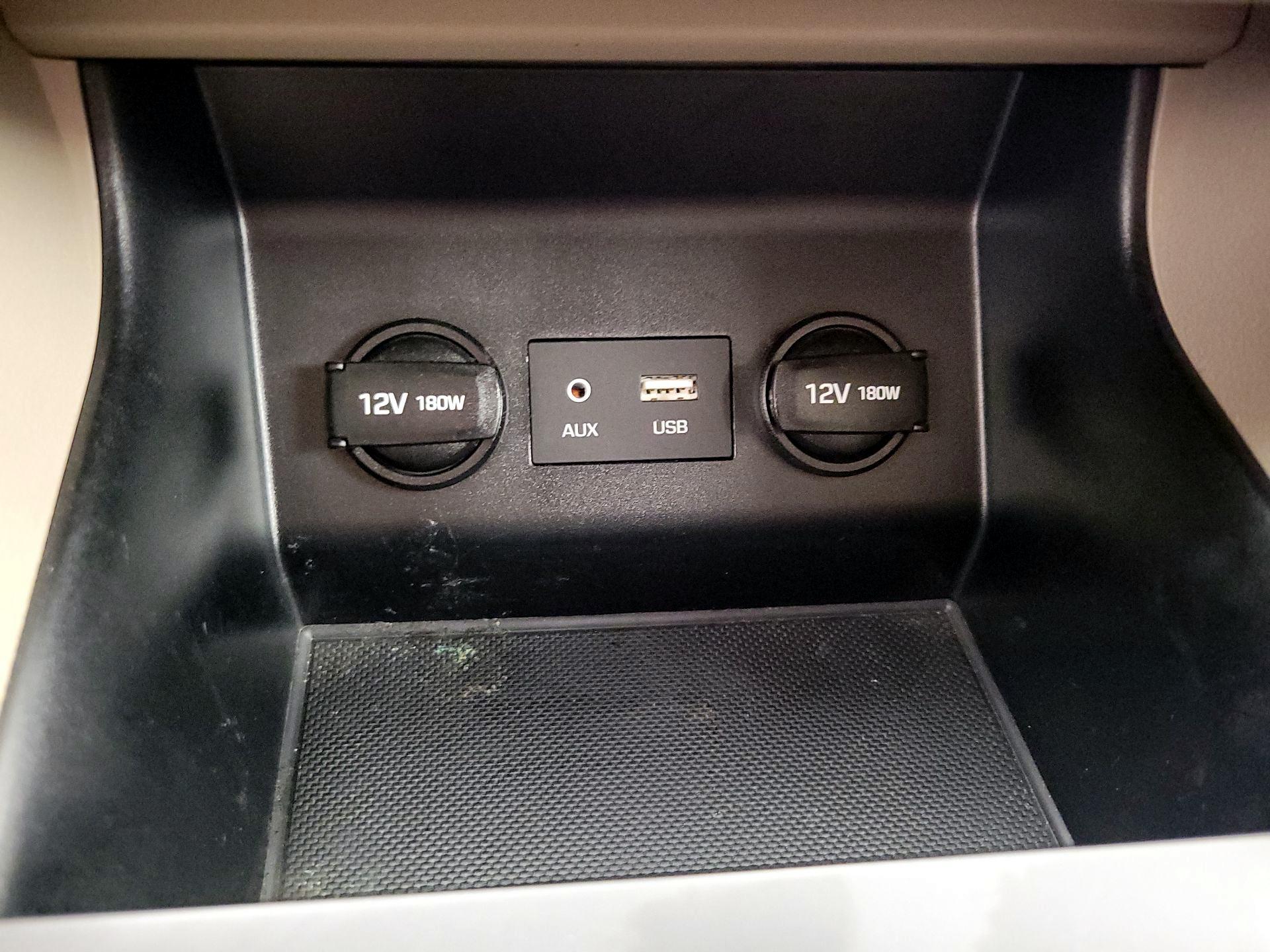 Thumbnail: 2019 Hyundai Elantra - 18