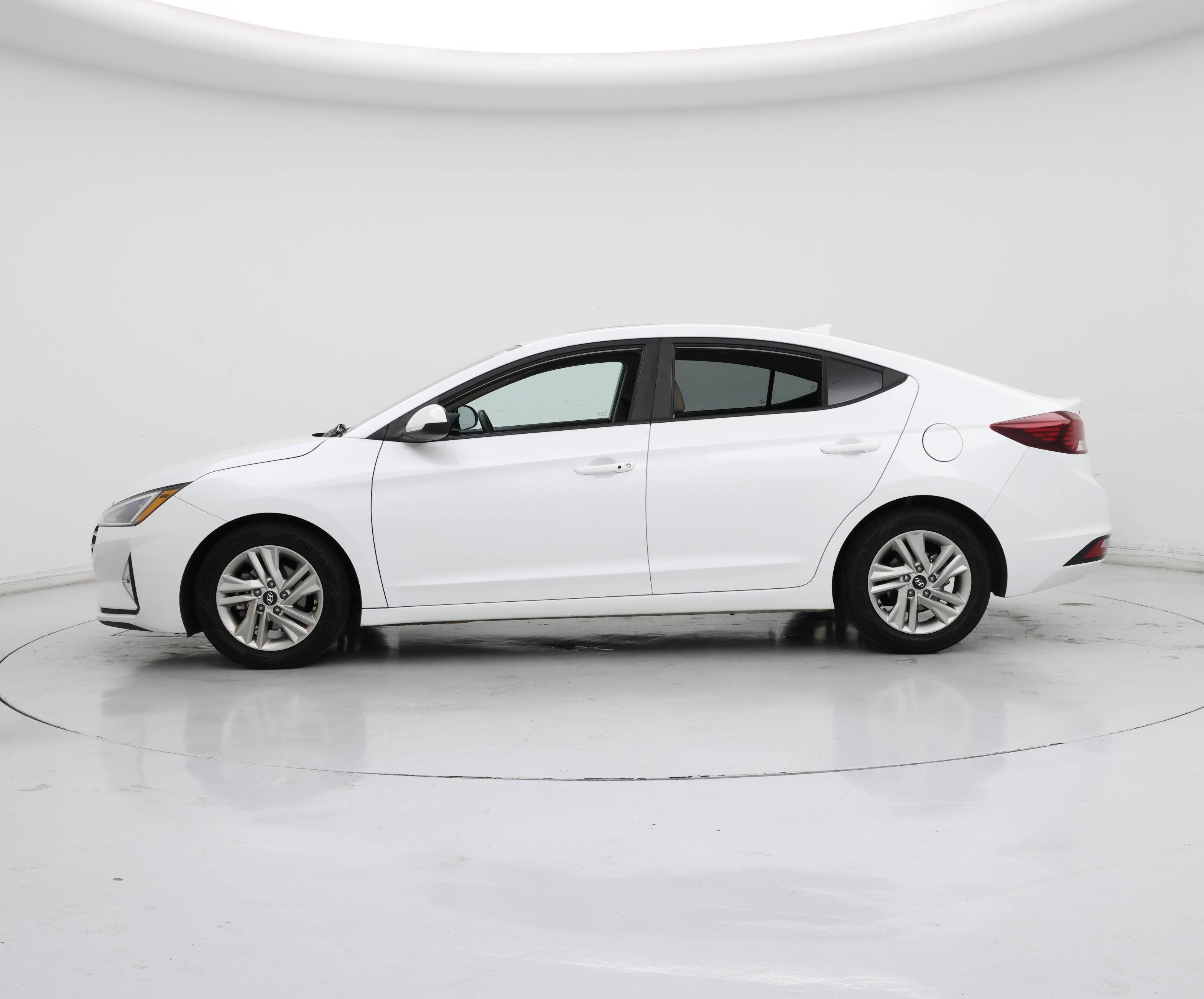 Thumbnail: 2019 Hyundai Elantra - 3