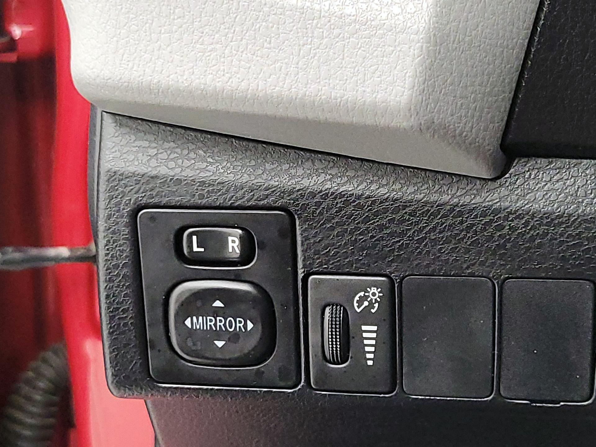 Thumbnail: 2016 Toyota Corolla - 13
