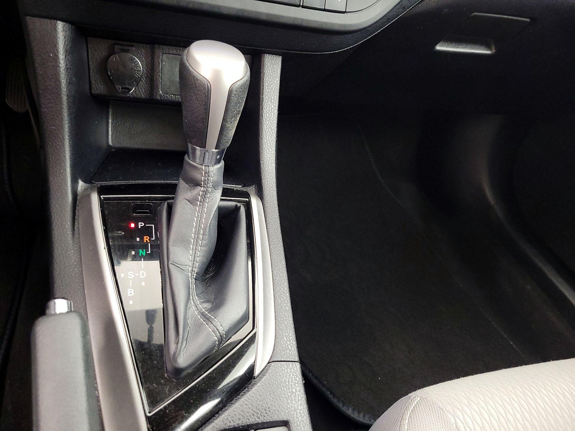 Thumbnail: 2016 Toyota Corolla - 17