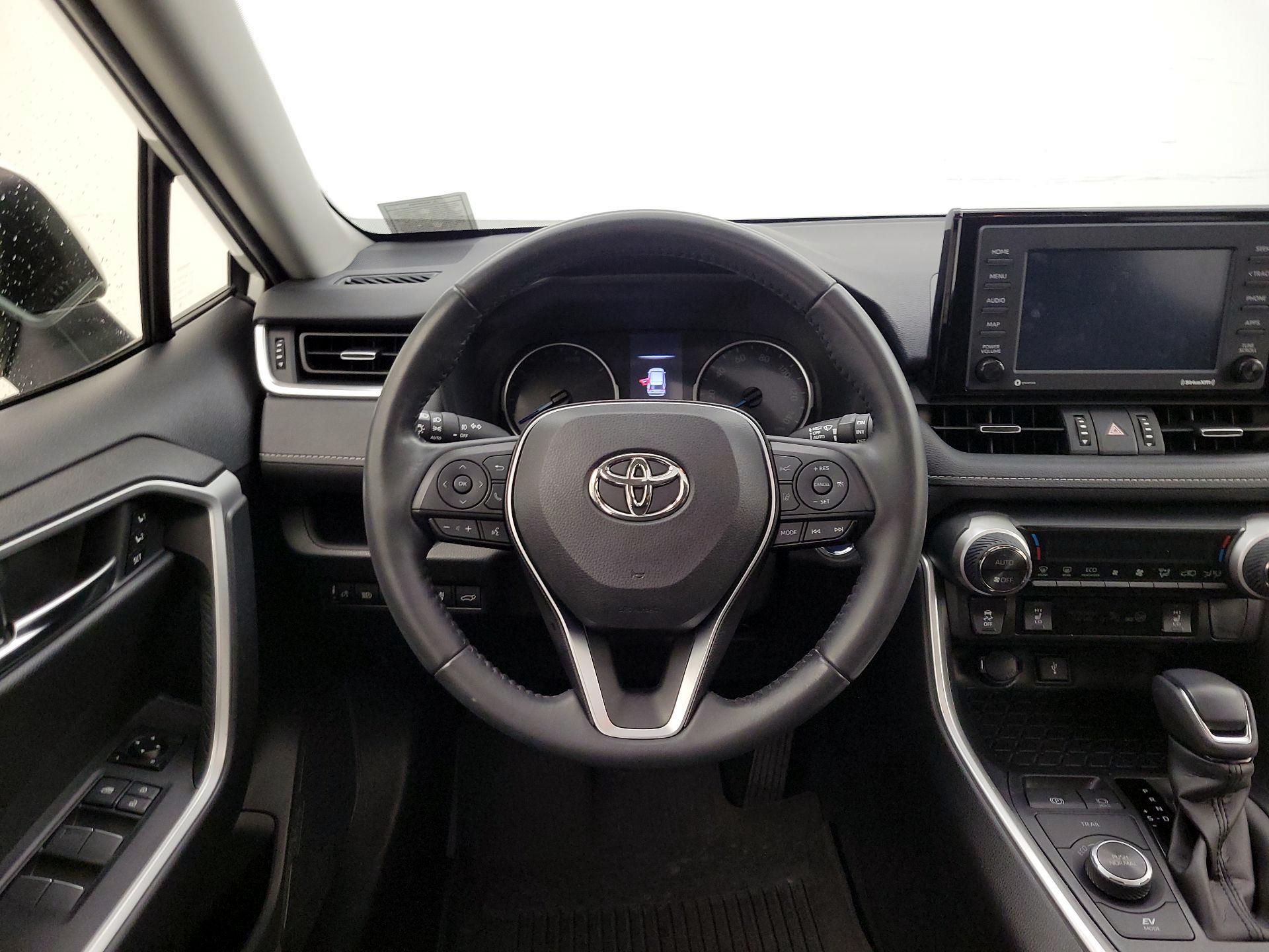 Thumbnail: 2021 Toyota RAV4 - 10