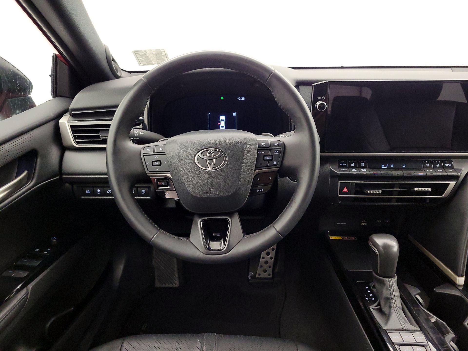 Thumbnail: 2025 Toyota Camry - 10