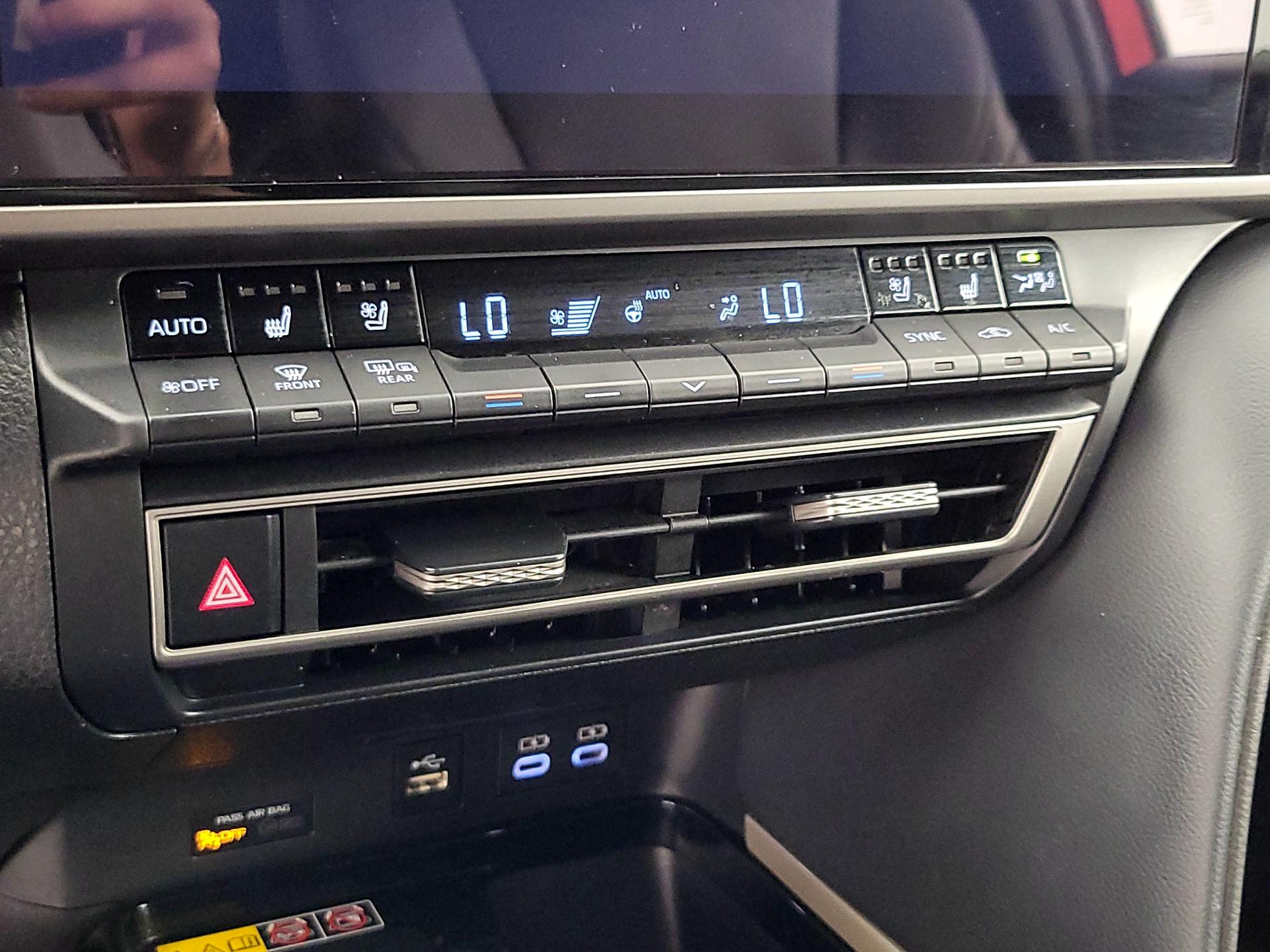 Thumbnail: 2025 Toyota Camry - 16