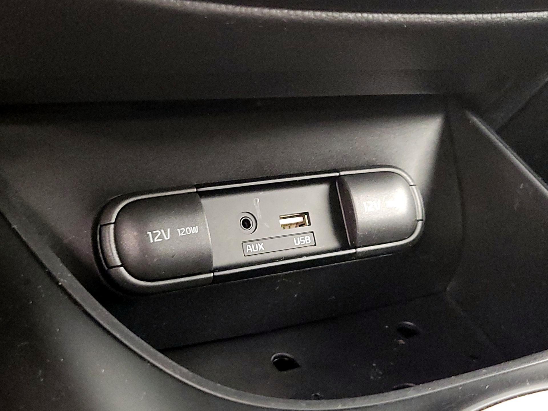 Thumbnail: 2017 Kia Soul - 17