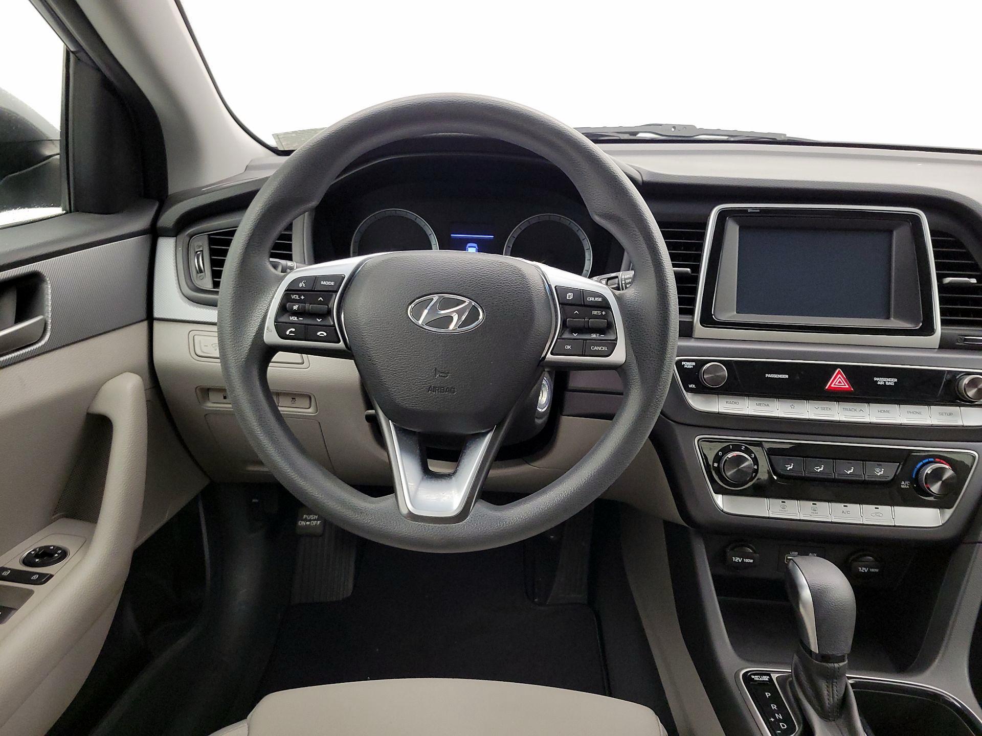 Thumbnail: 2019 Hyundai Sonata - 10