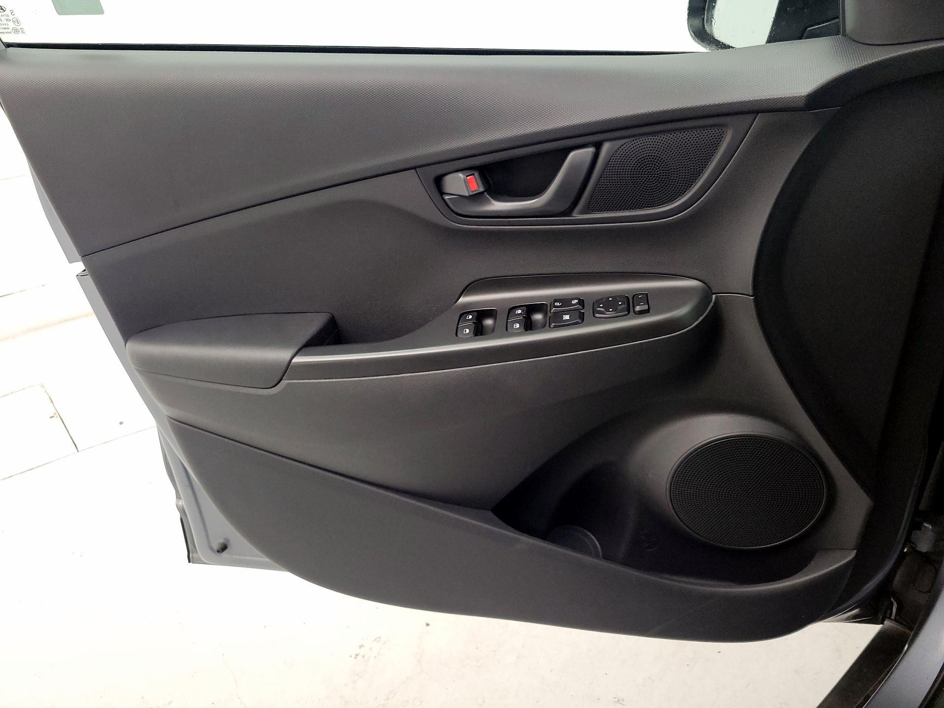 Thumbnail: 2021 Hyundai Kona - 12