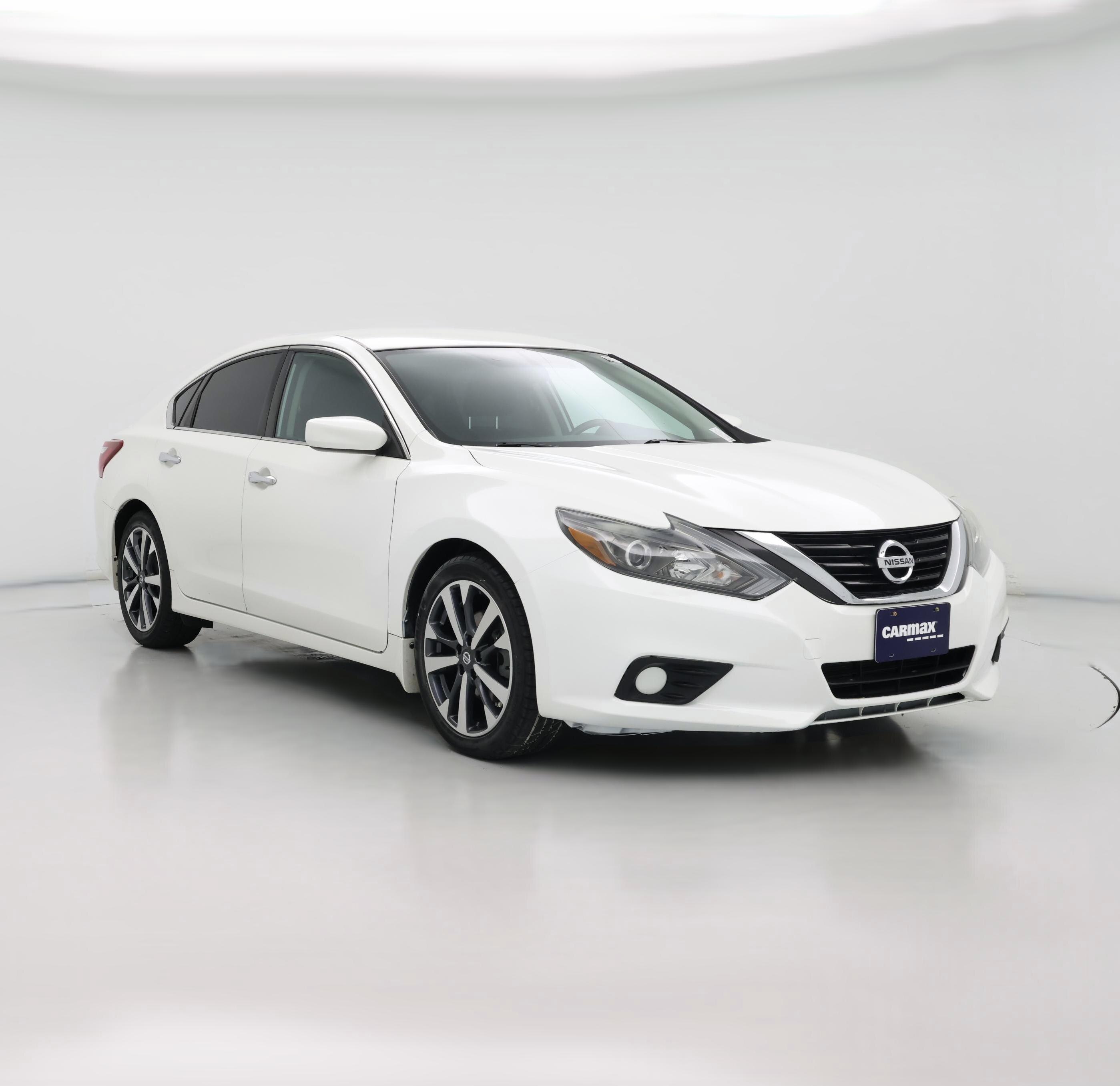 Thumbnail: 2017 Nissan Altima - 1