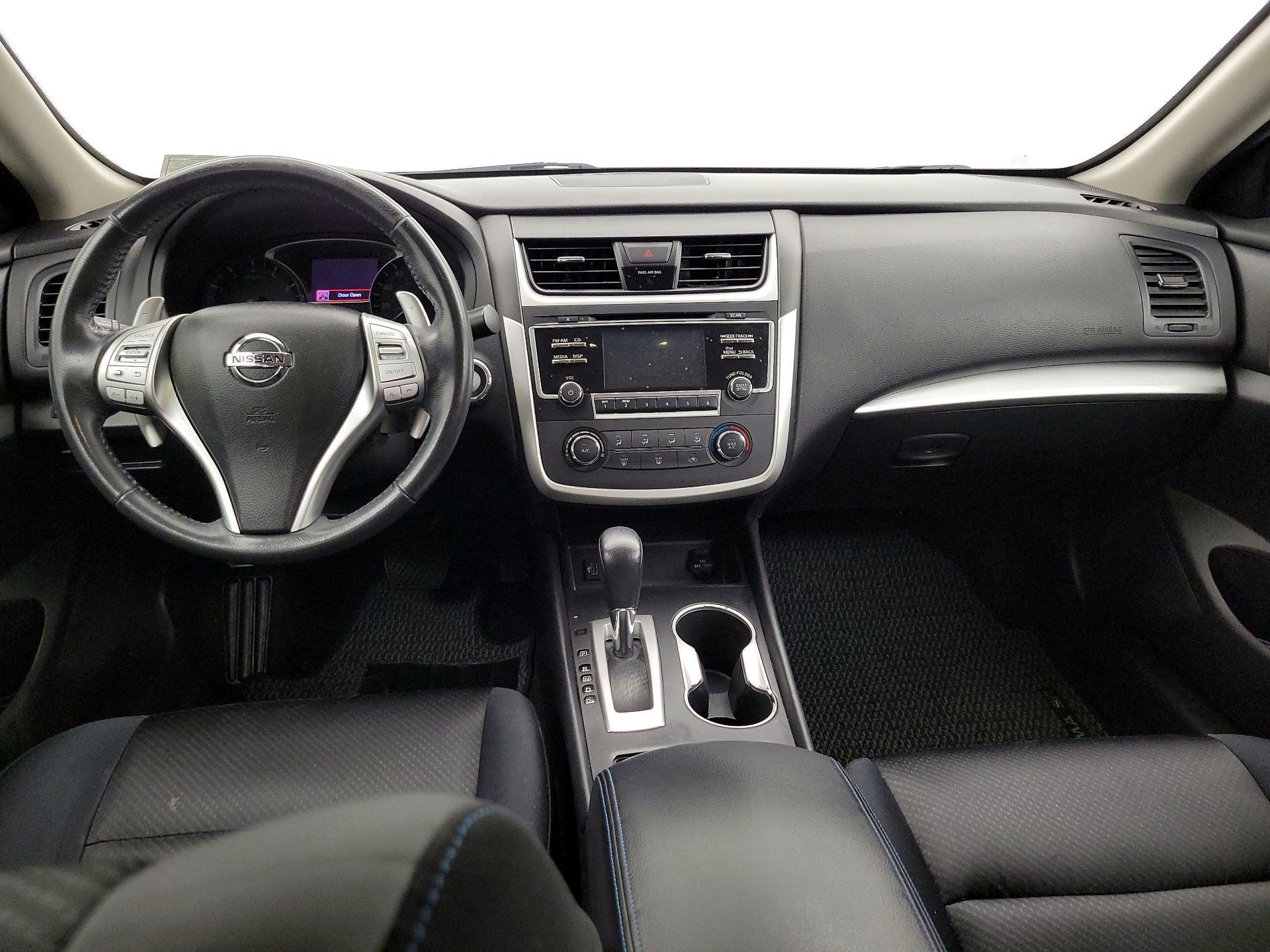 Thumbnail: 2017 Nissan Altima - 9