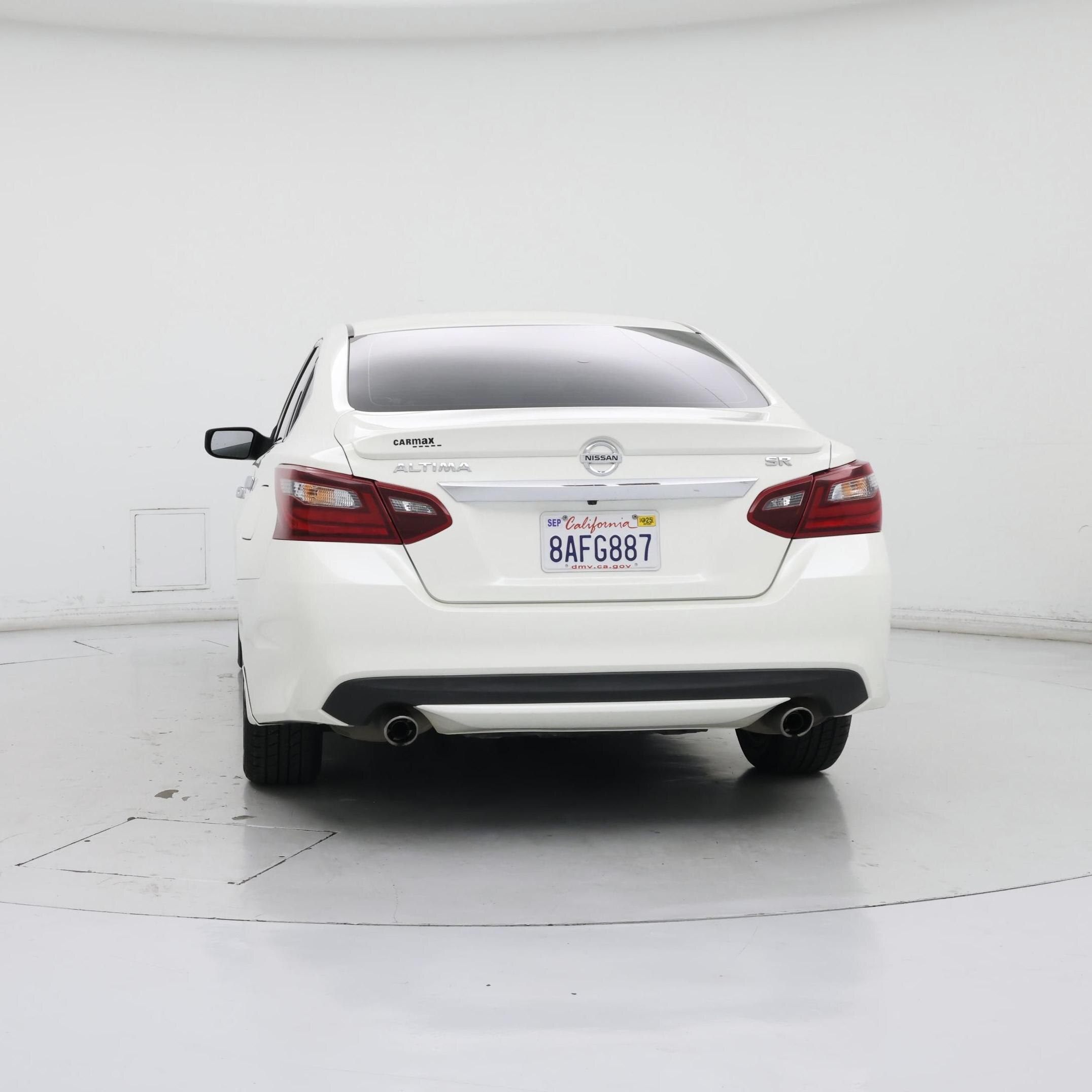 Thumbnail: 2017 Nissan Altima - 6
