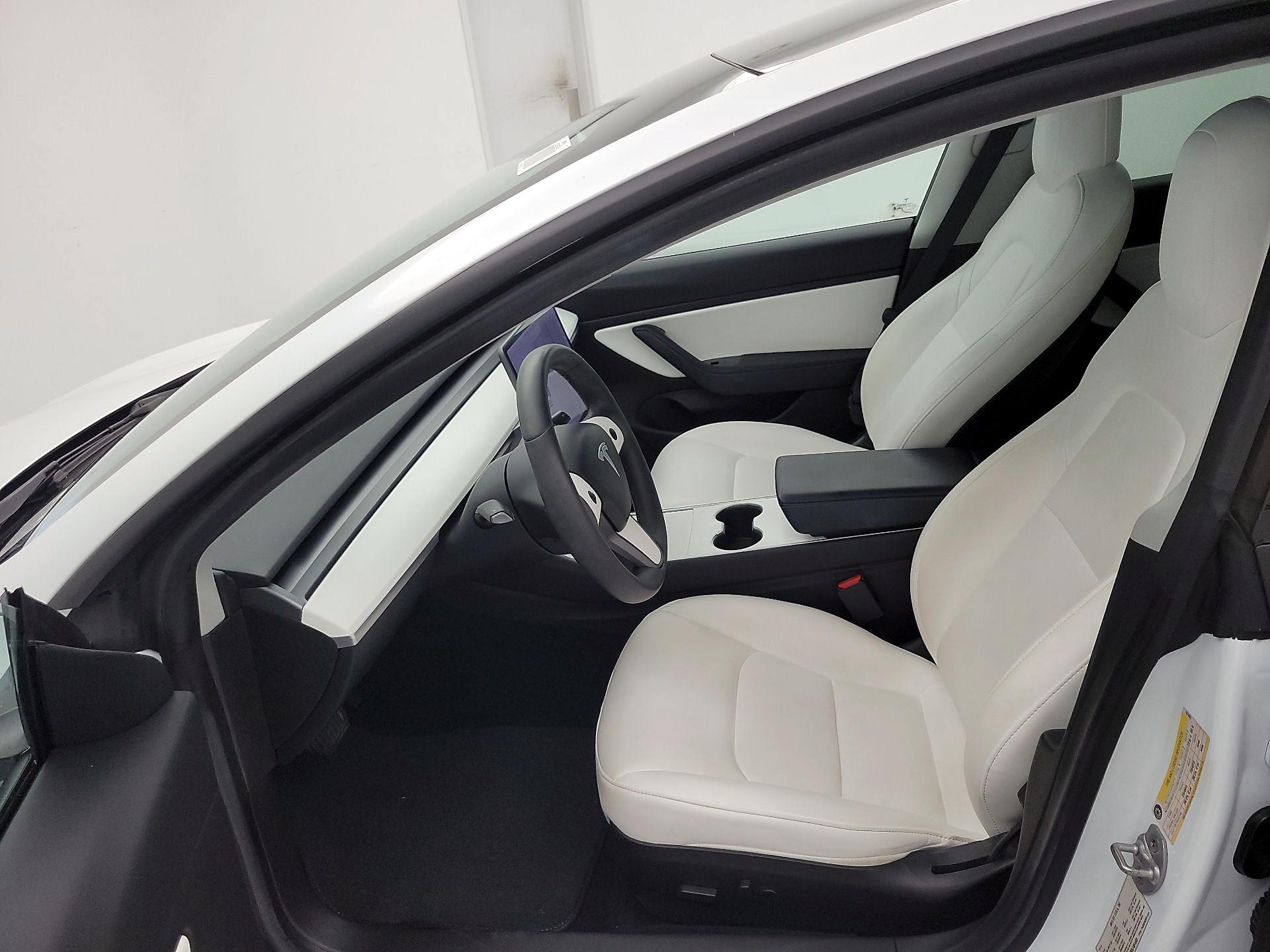 Thumbnail: 2020 Tesla Model 3 - 11