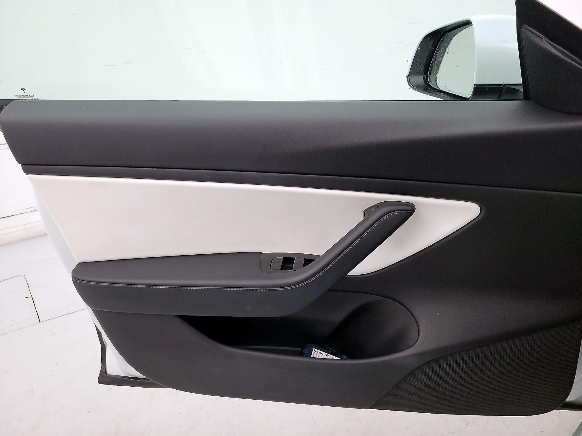 Thumbnail: 2020 Tesla Model 3 - 12