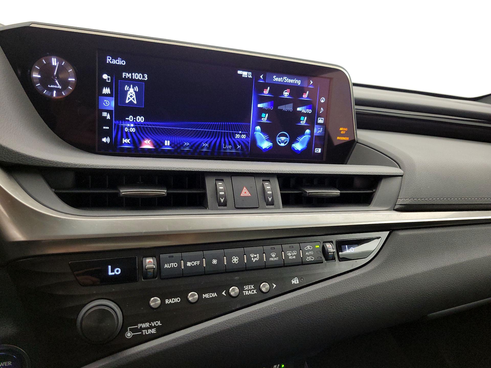 Thumbnail: 2020 Lexus ES - 16
