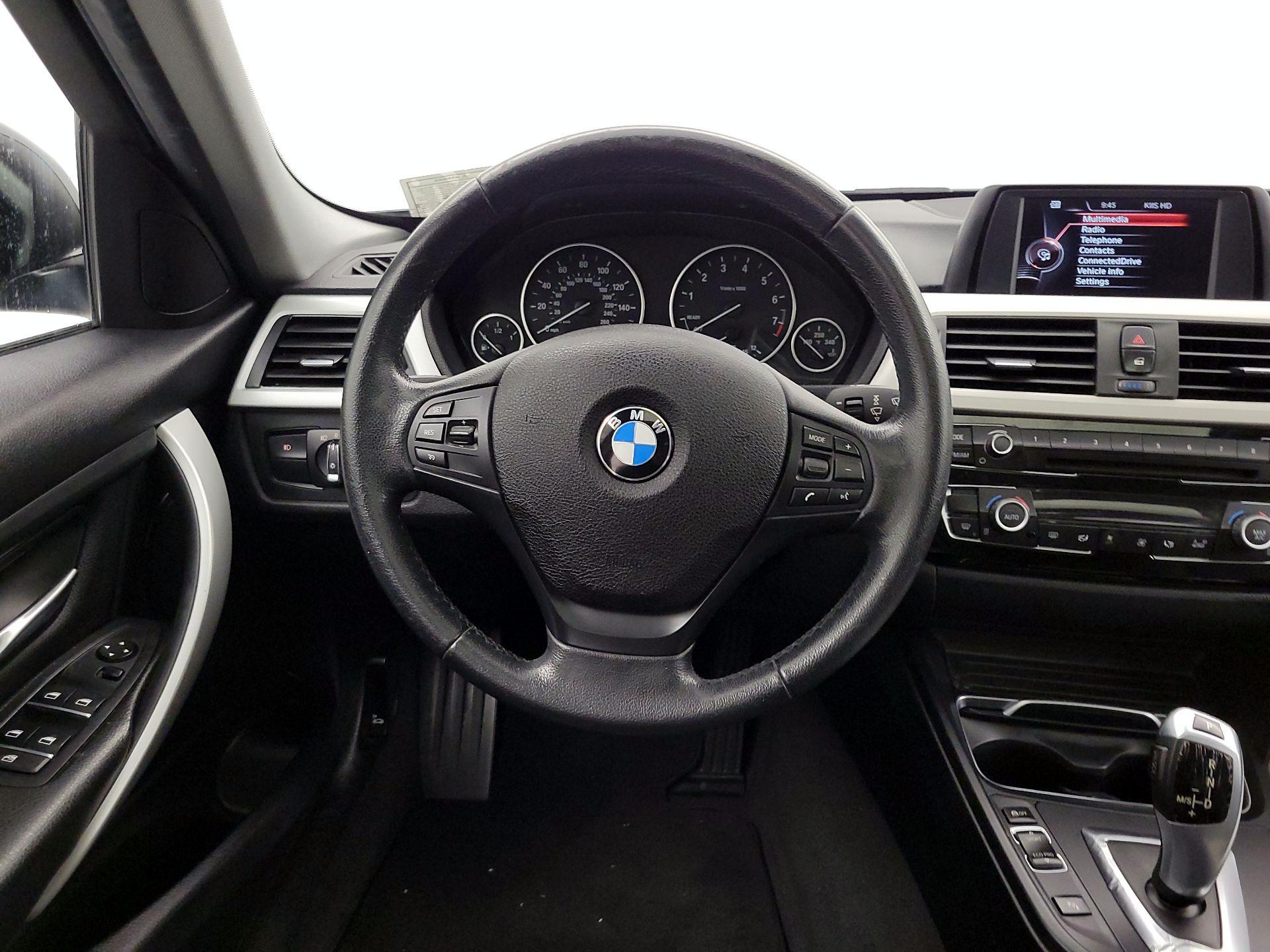 Thumbnail: 2016 BMW 3 Series - 10