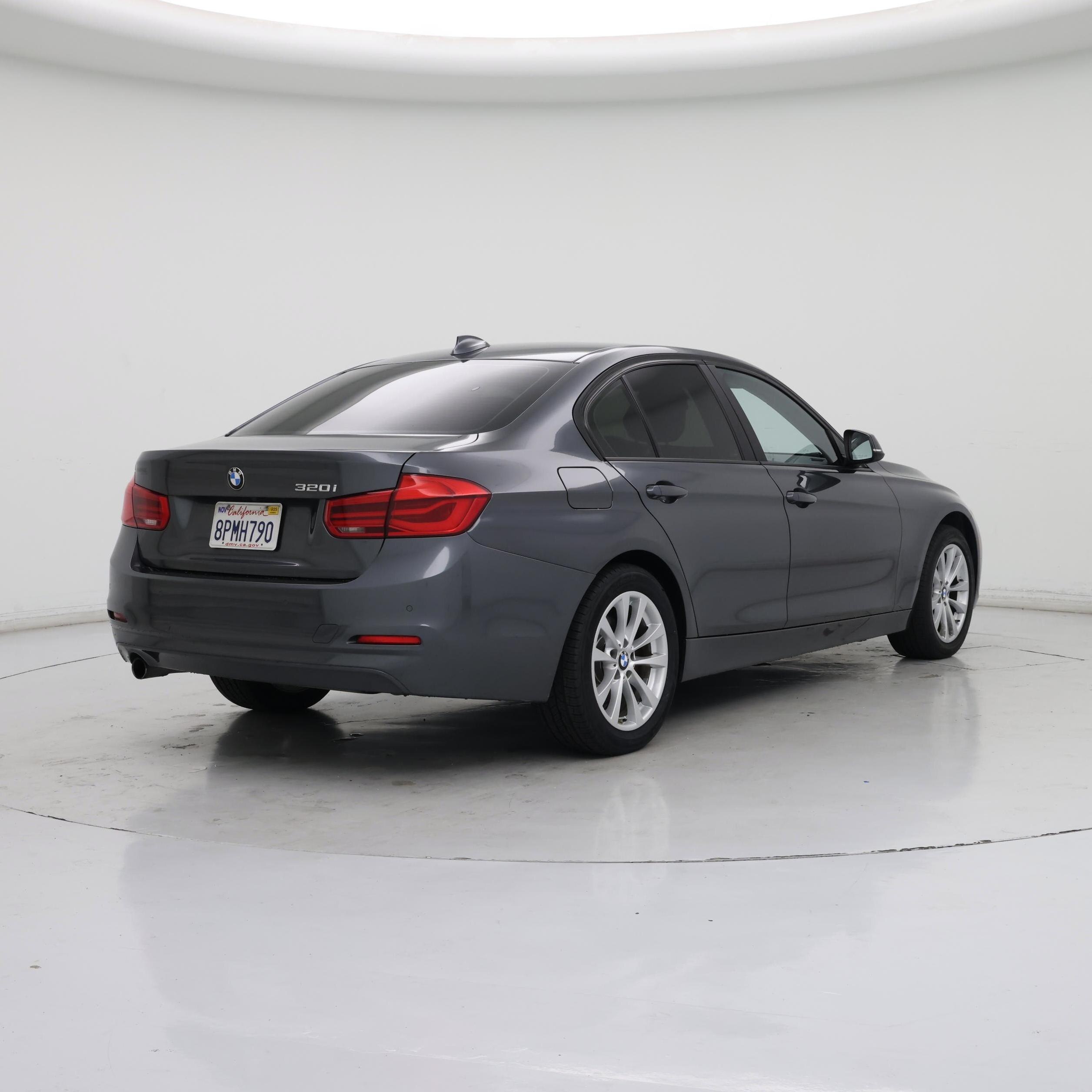 Thumbnail: 2016 BMW 3 Series - 8