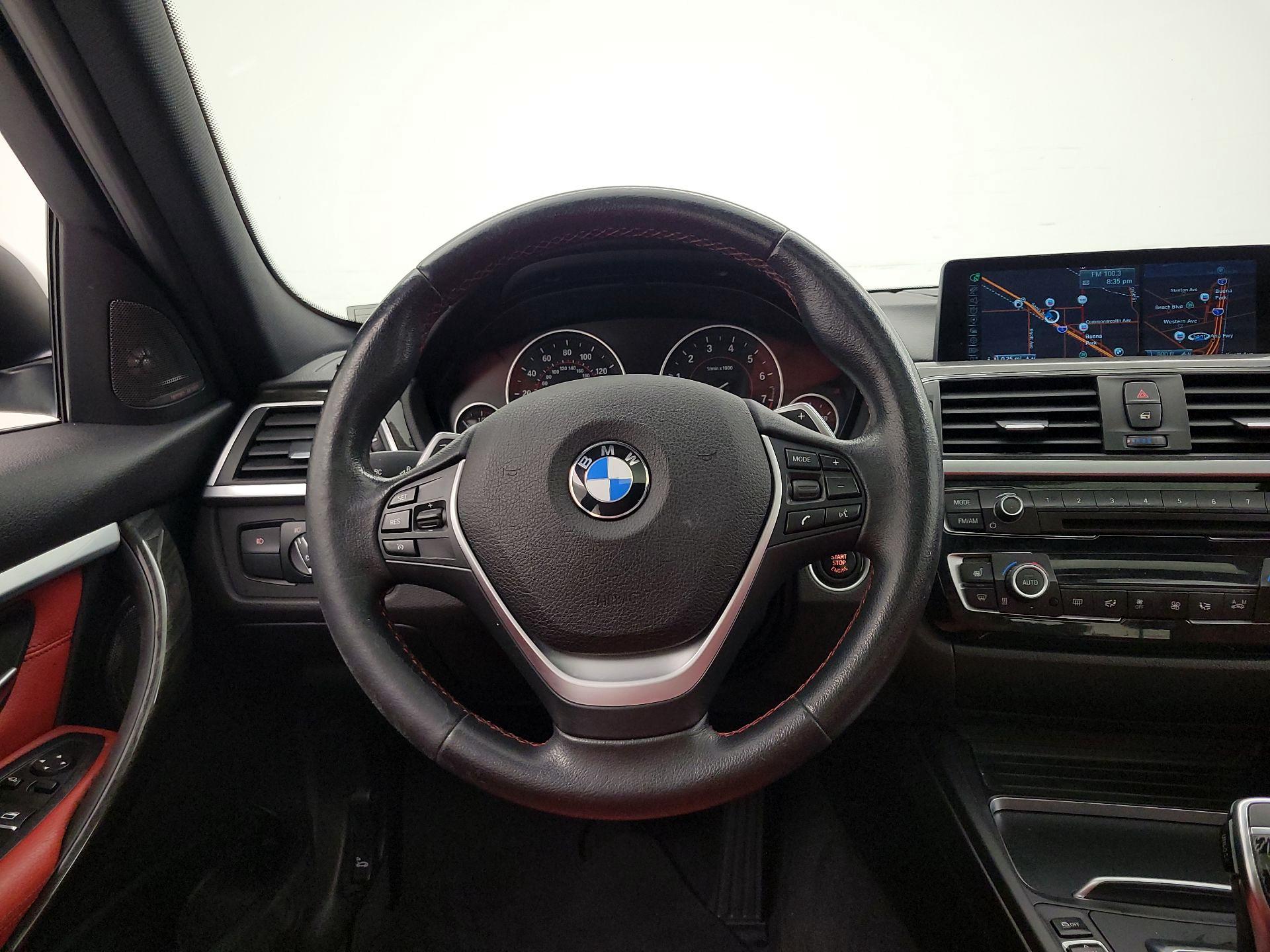 Thumbnail: 2016 BMW 3 Series - 10