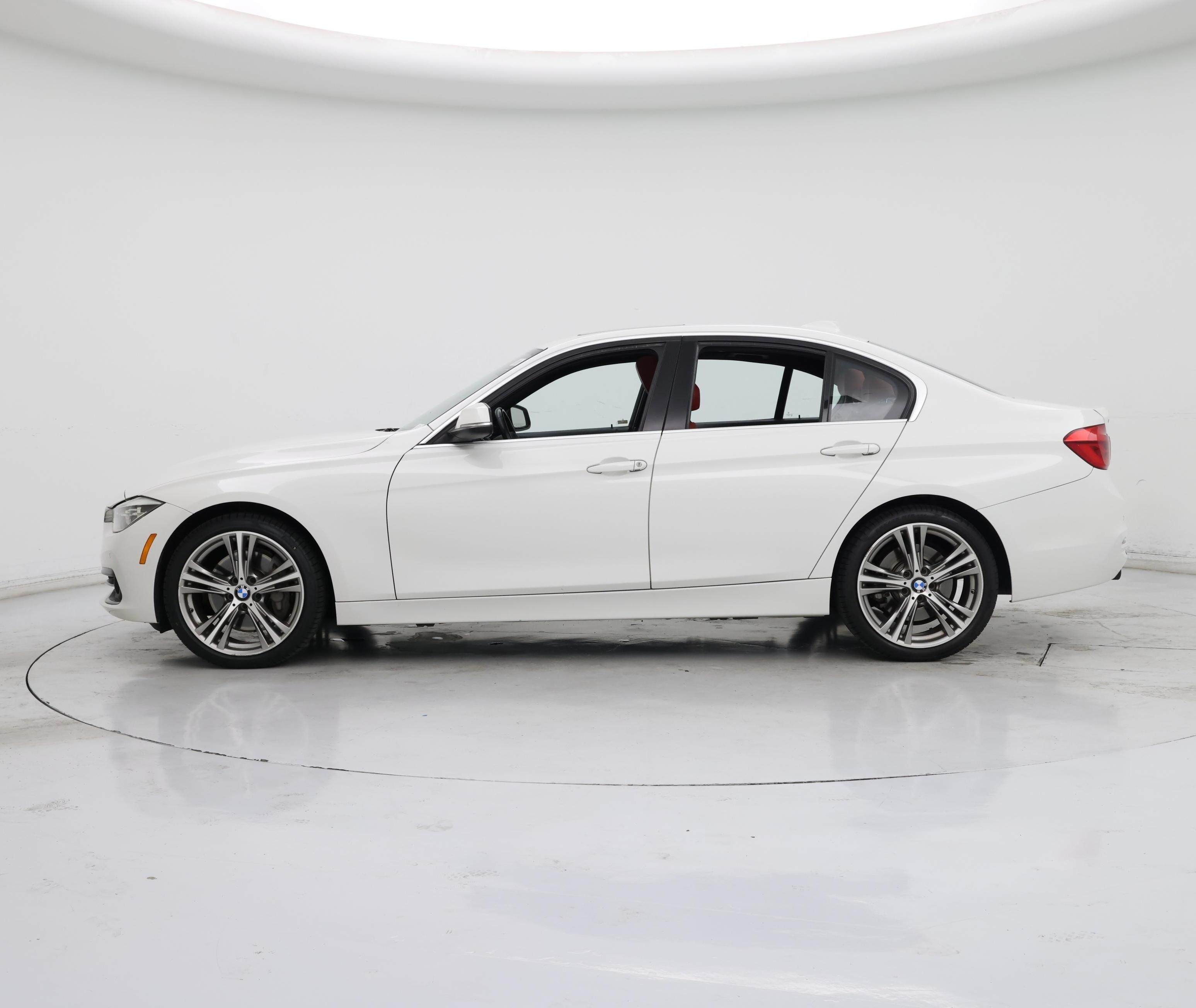 Thumbnail: 2016 BMW 3 Series - 3