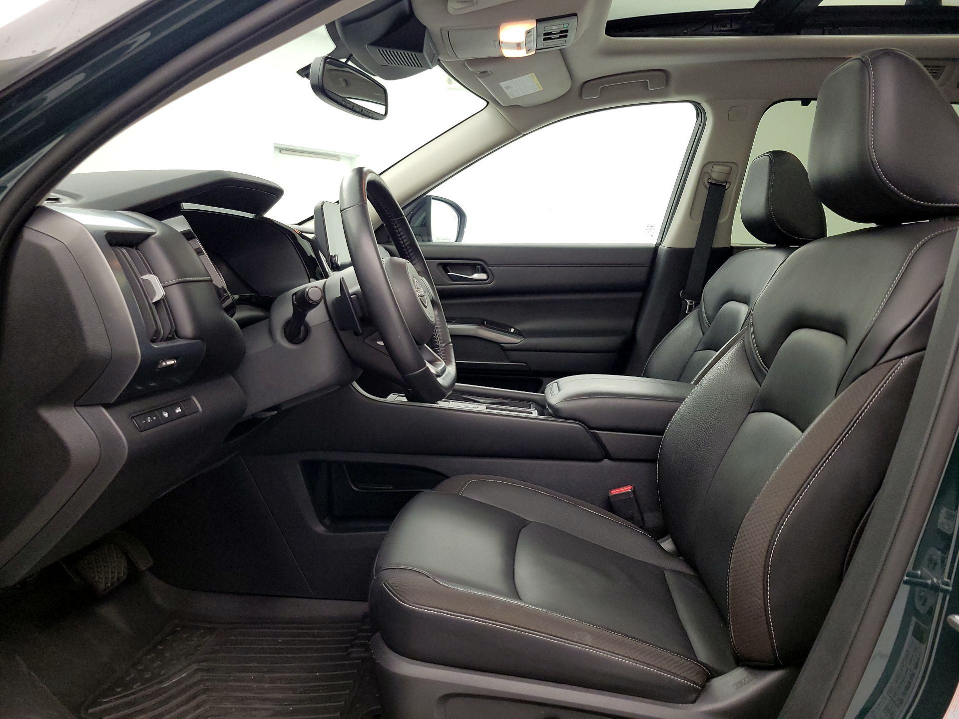 Thumbnail: 2022 Nissan Pathfinder - 11