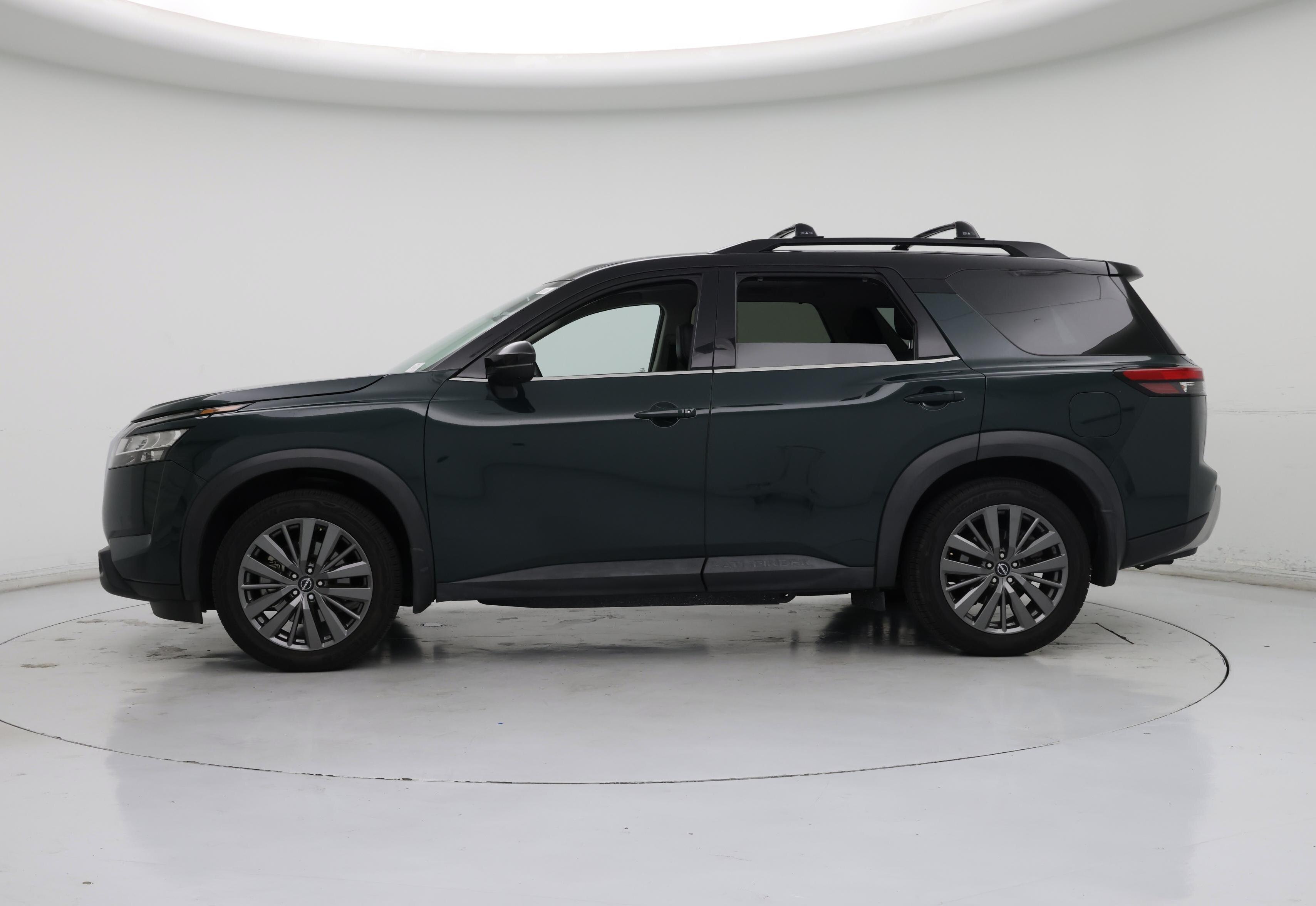 Thumbnail: 2022 Nissan Pathfinder - 3