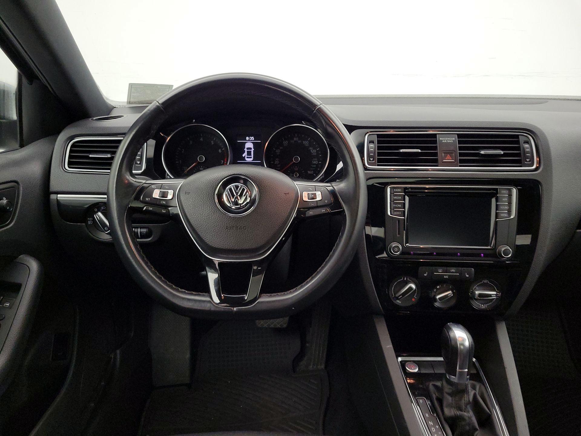 Thumbnail: 2018 Volkswagen Jetta - 10