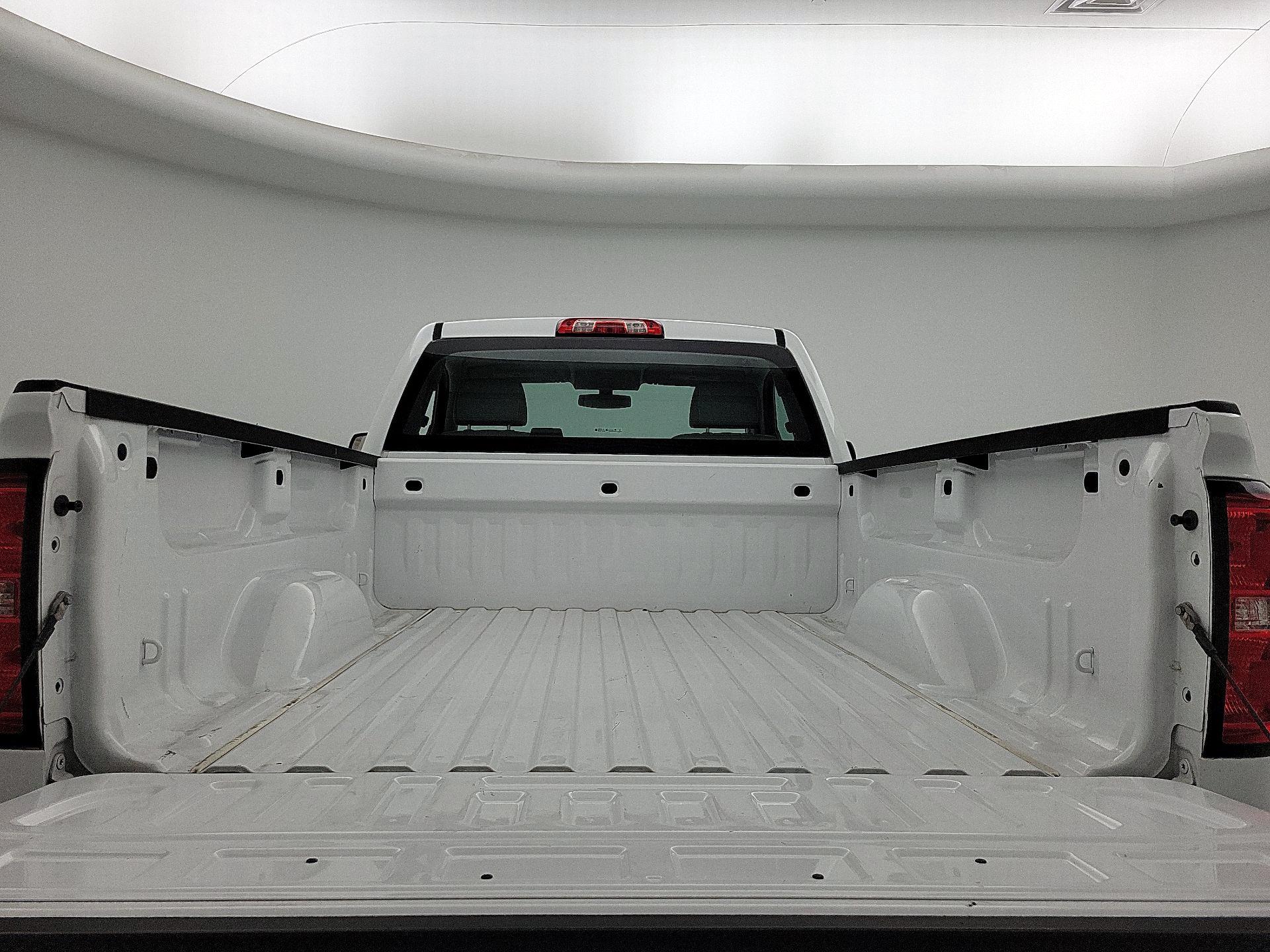 Thumbnail: 2015 Chevrolet Silverado 1500 - 18