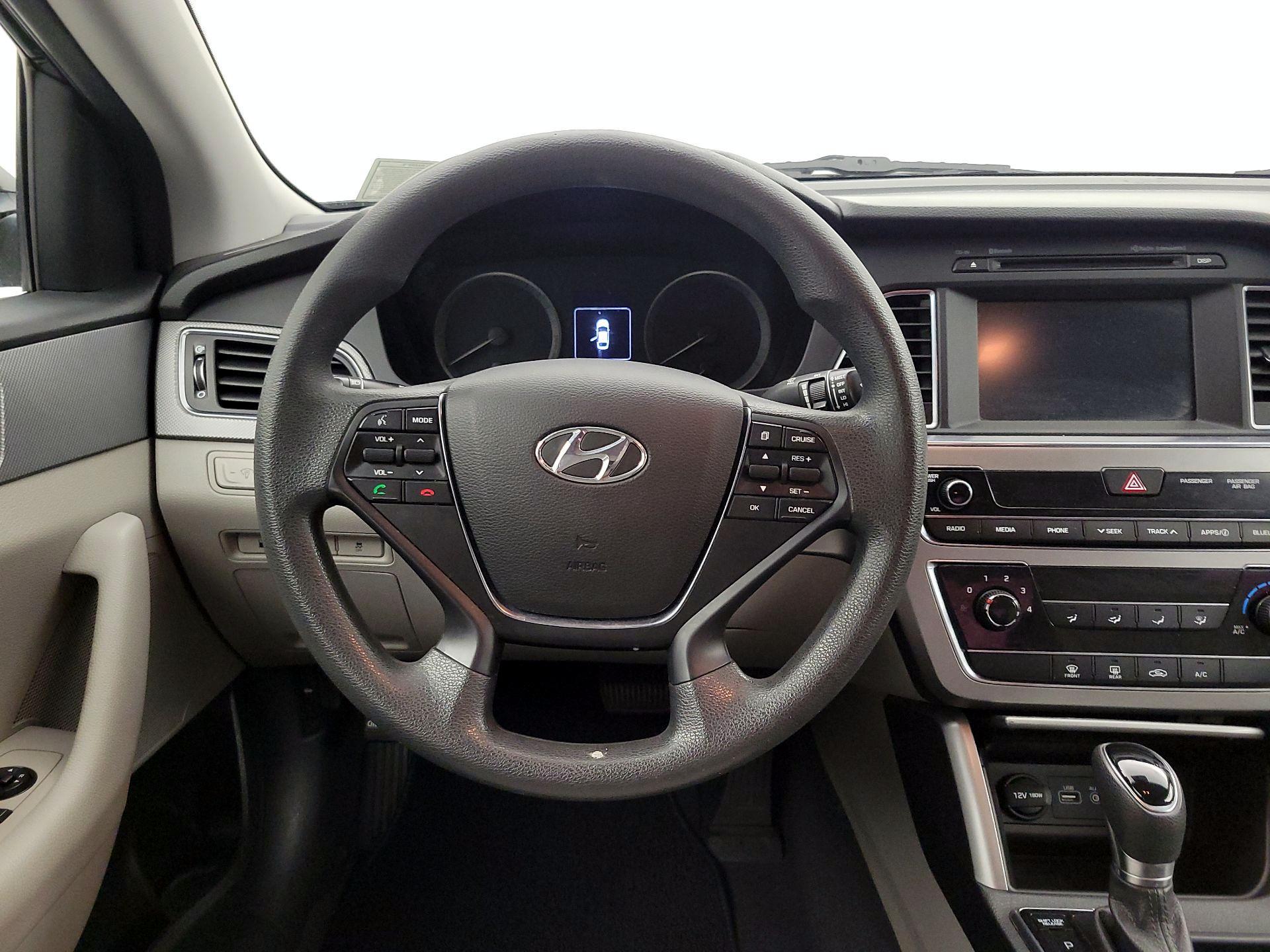 Thumbnail: 2017 Hyundai Sonata - 10