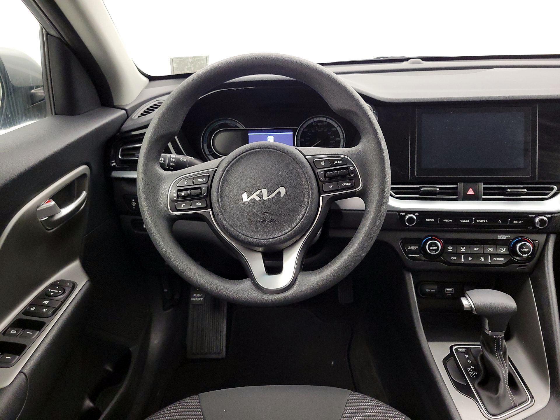 Thumbnail: 2022 Kia Niro - 10