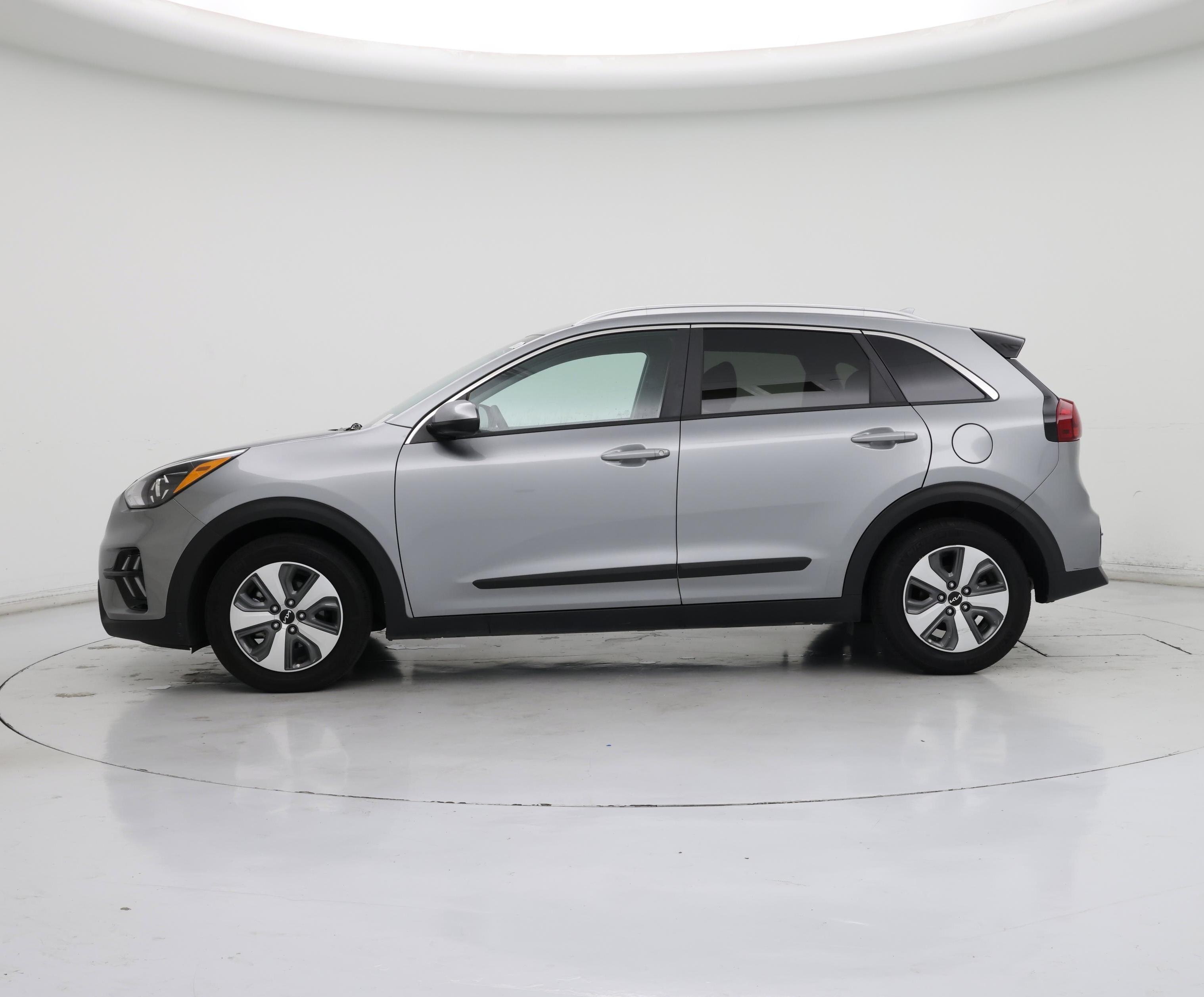 Thumbnail: 2022 Kia Niro - 3