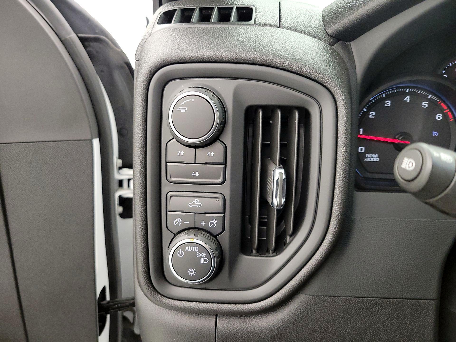 Thumbnail: 2024 Chevrolet Silverado 2500 - 13