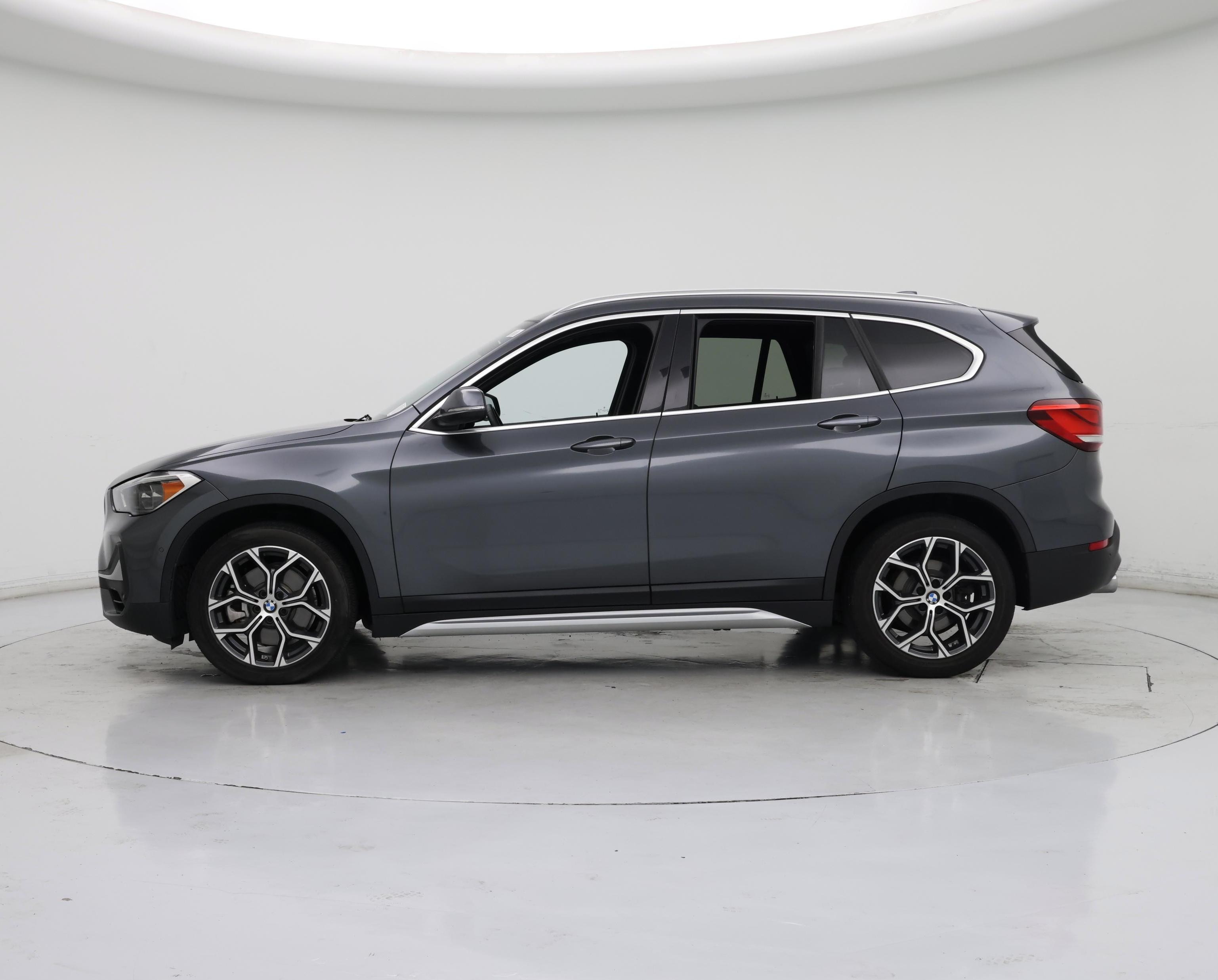 Thumbnail: 2021 BMW X1 - 3