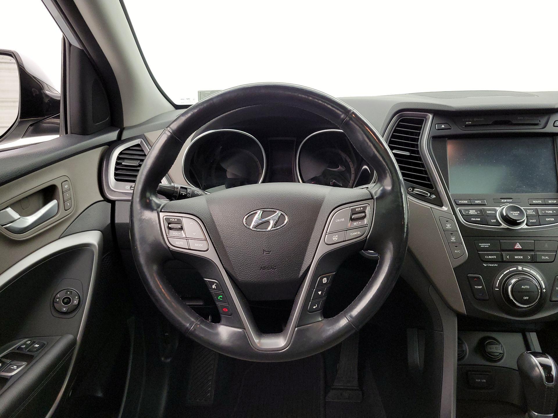 Thumbnail: 2015 Hyundai Santa Fe - 10