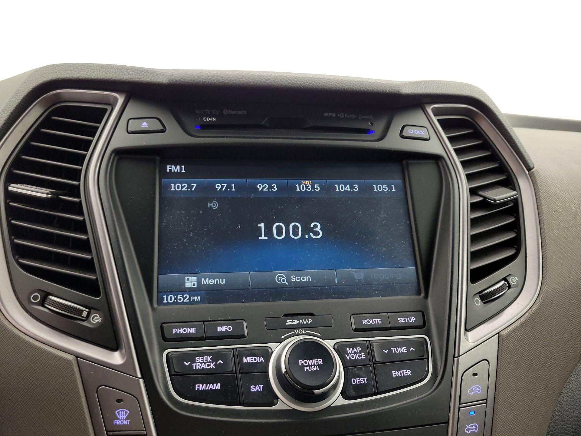 Thumbnail: 2015 Hyundai Santa Fe - 16