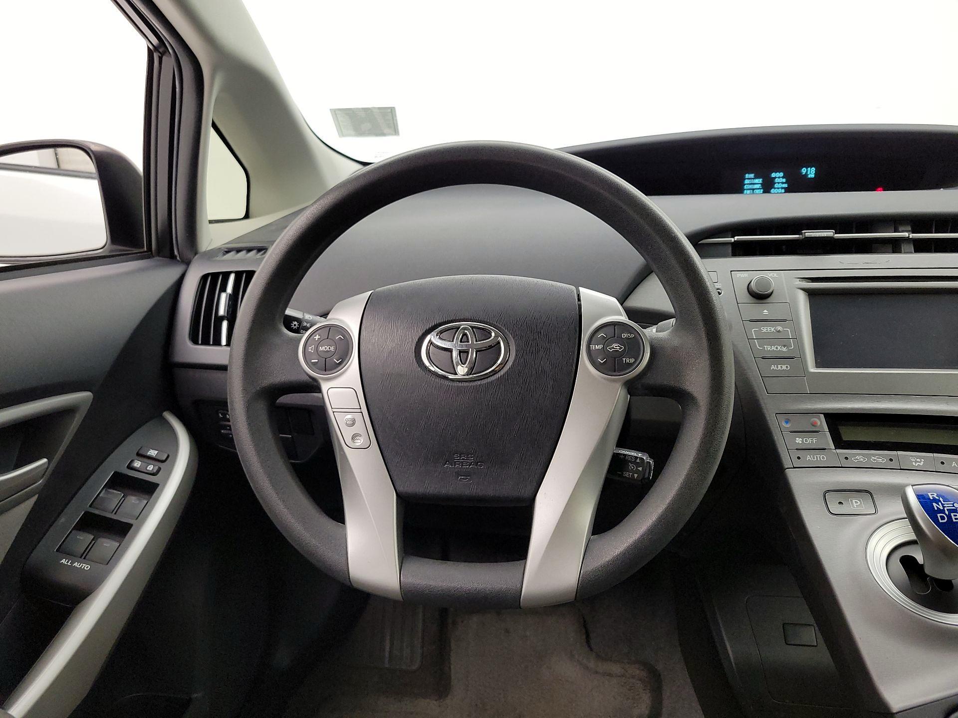 Thumbnail: 2014 Toyota Prius - 10