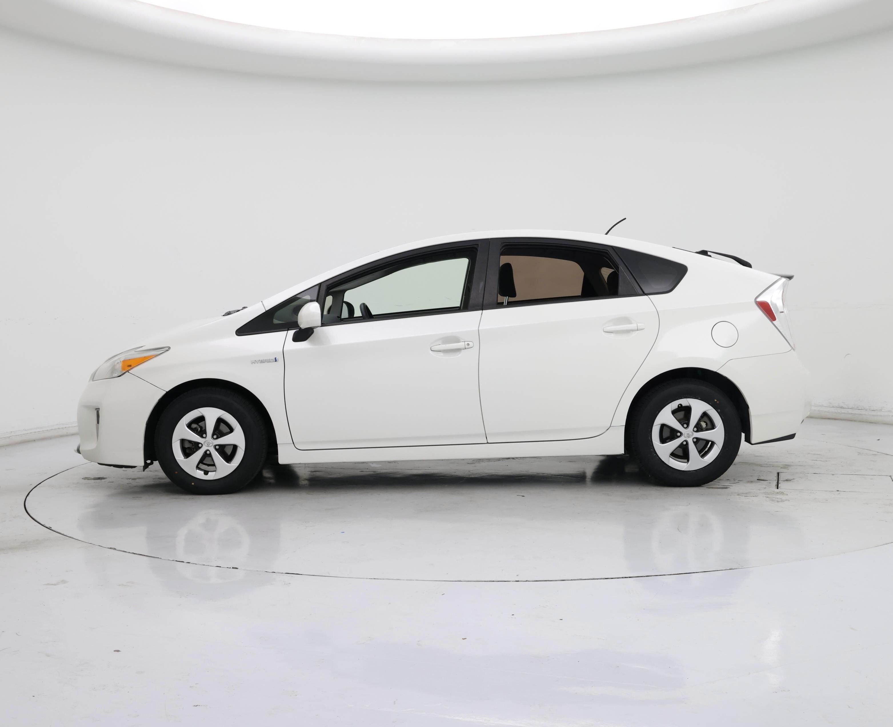 Thumbnail: 2014 Toyota Prius - 3