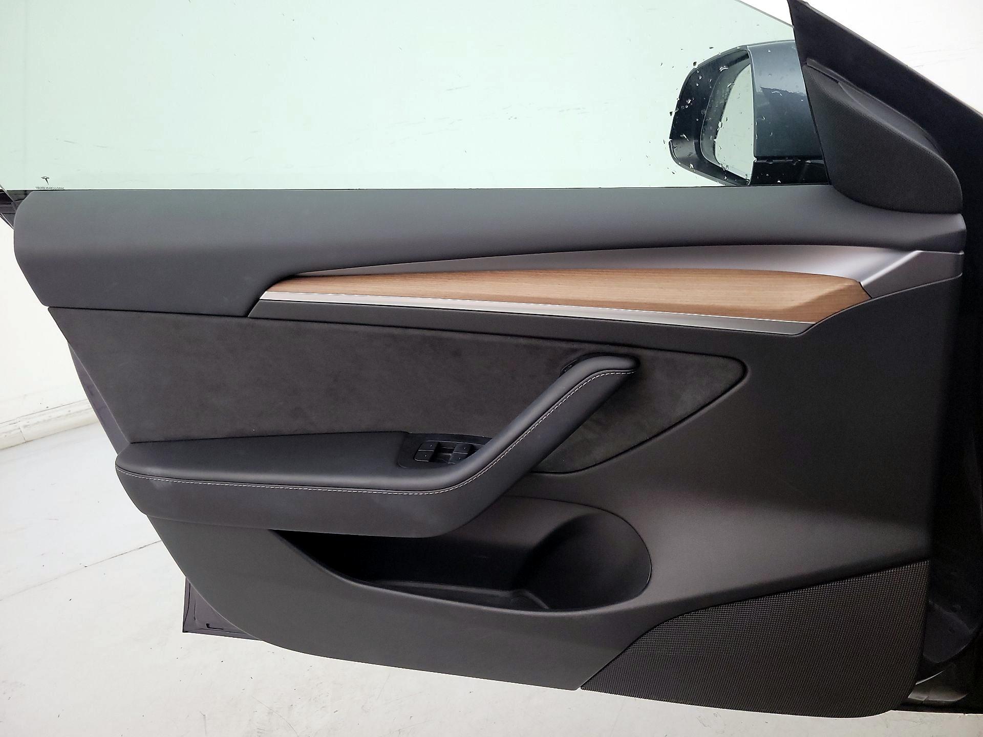 Thumbnail: 2023 Tesla Model 3 - 12