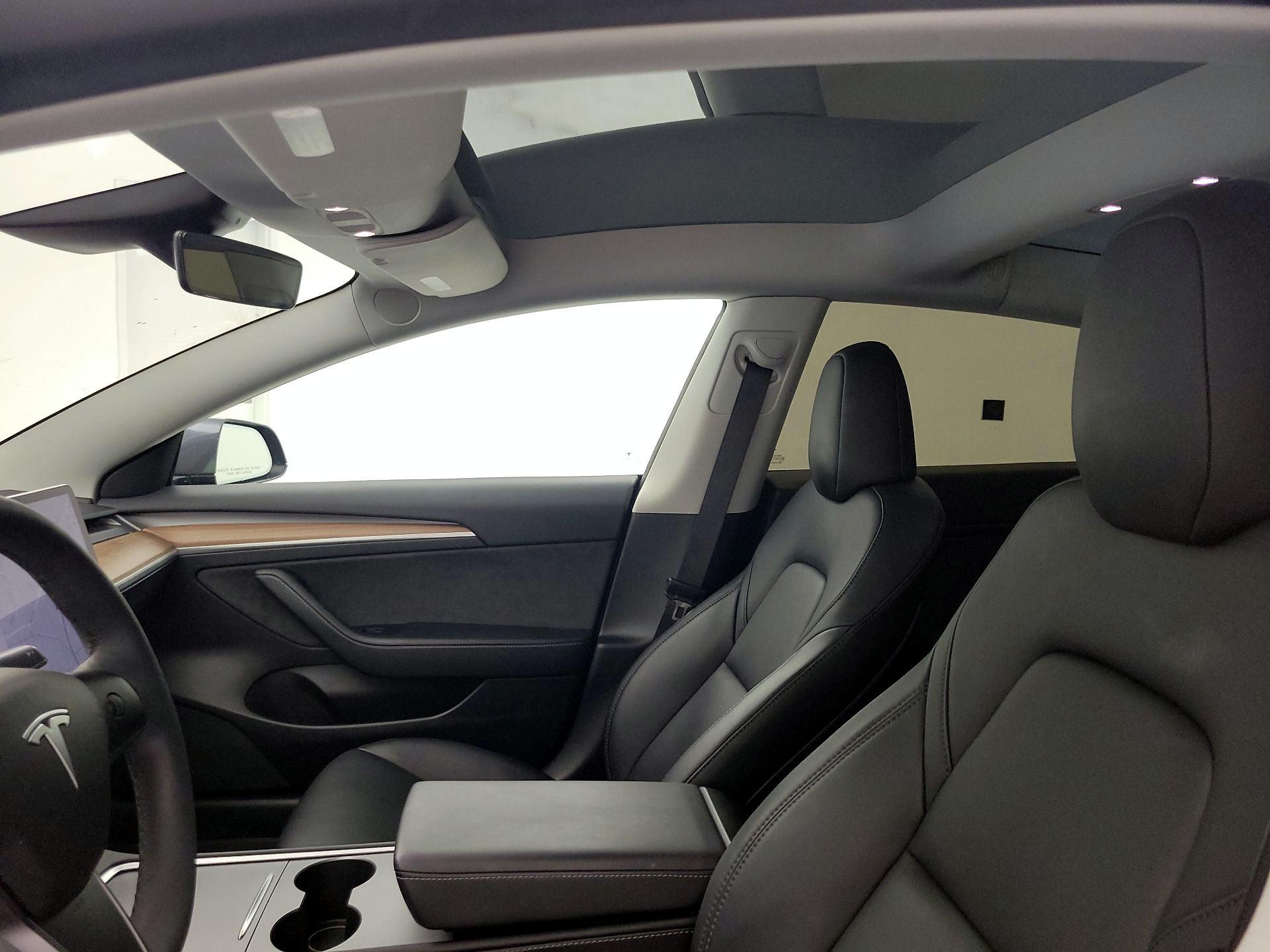 Thumbnail: 2023 Tesla Model 3 - 18