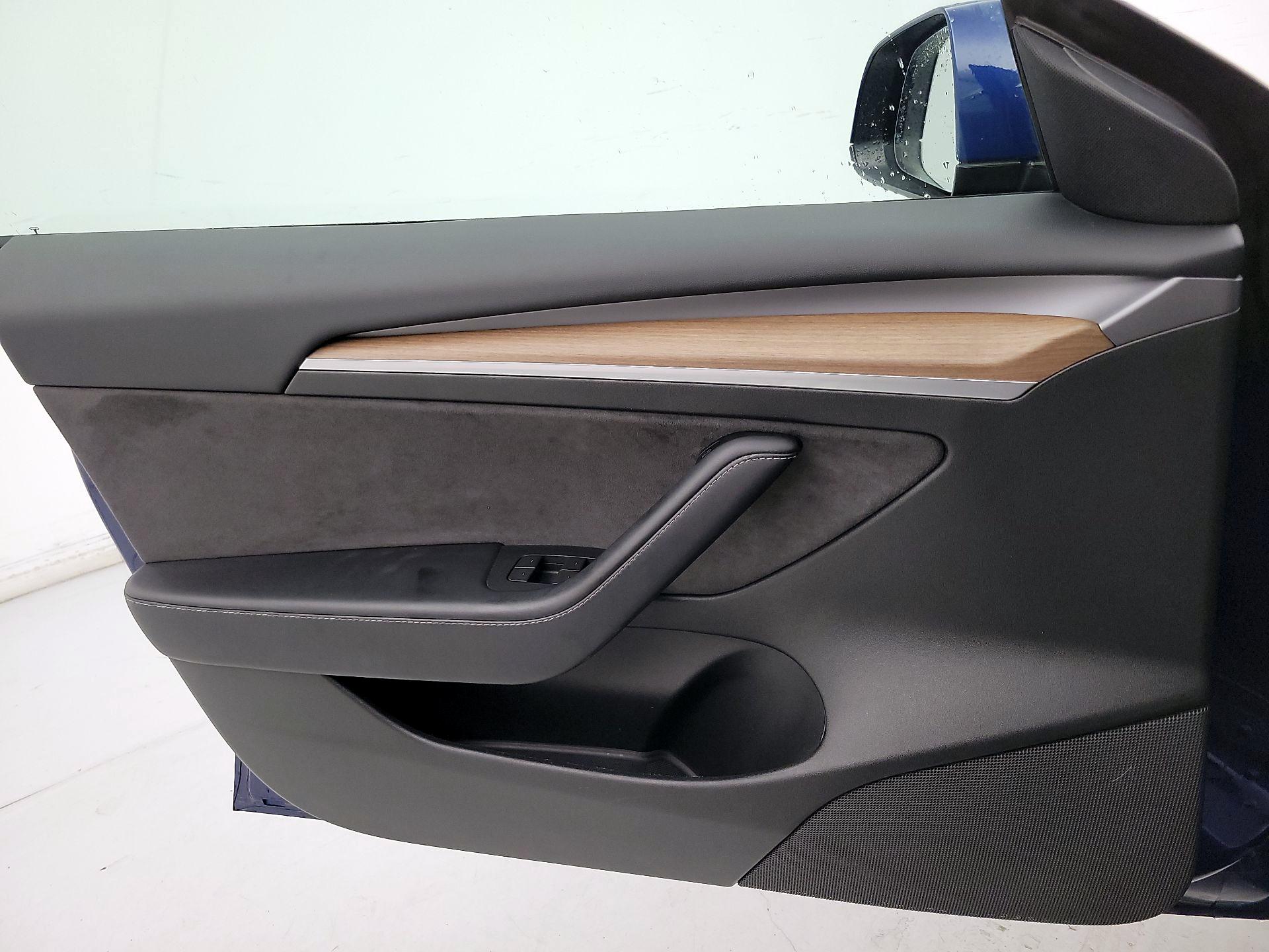 Thumbnail: 2023 Tesla Model 3 - 12